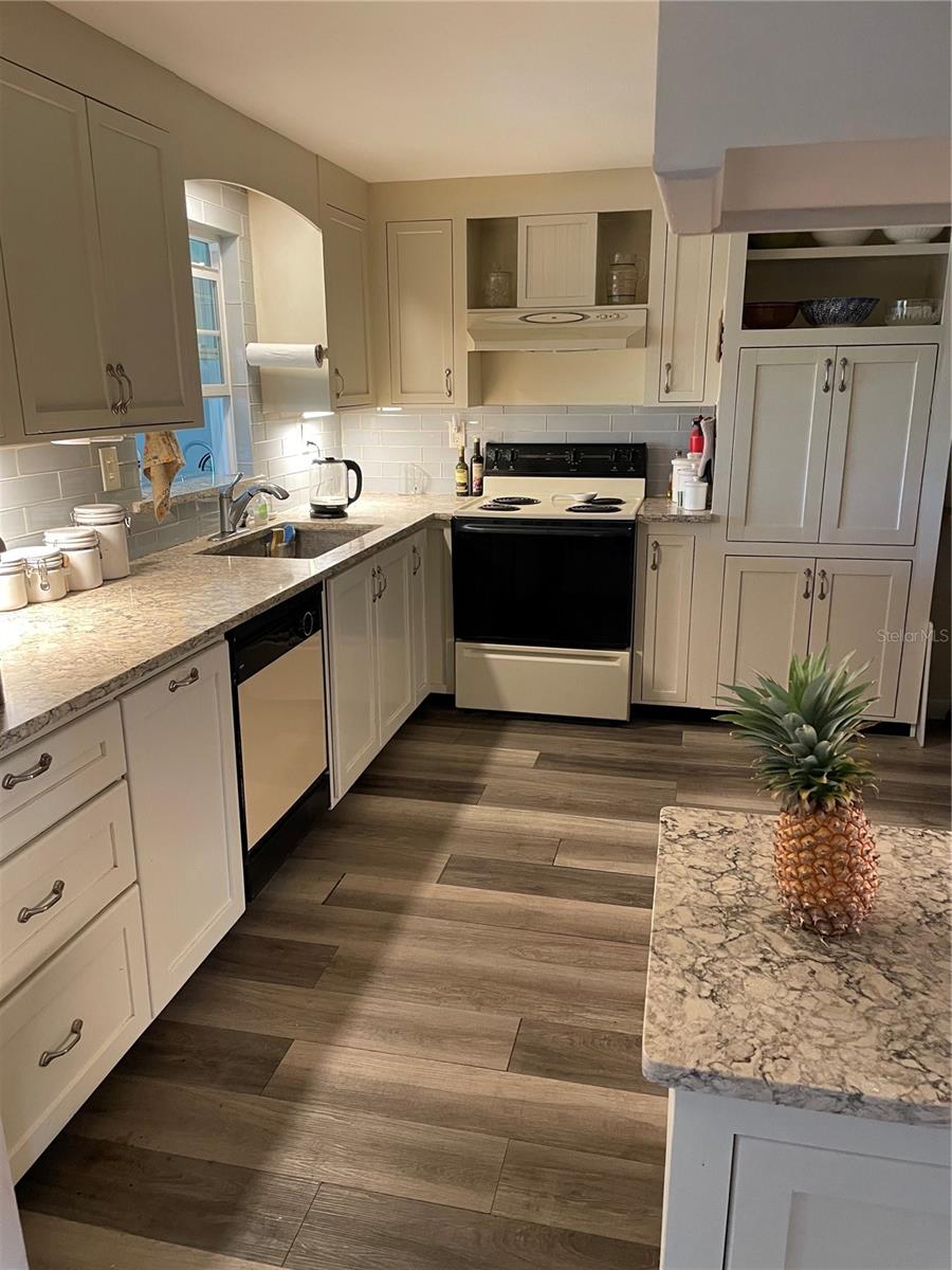 SOUTH VENICE - Residential Lease