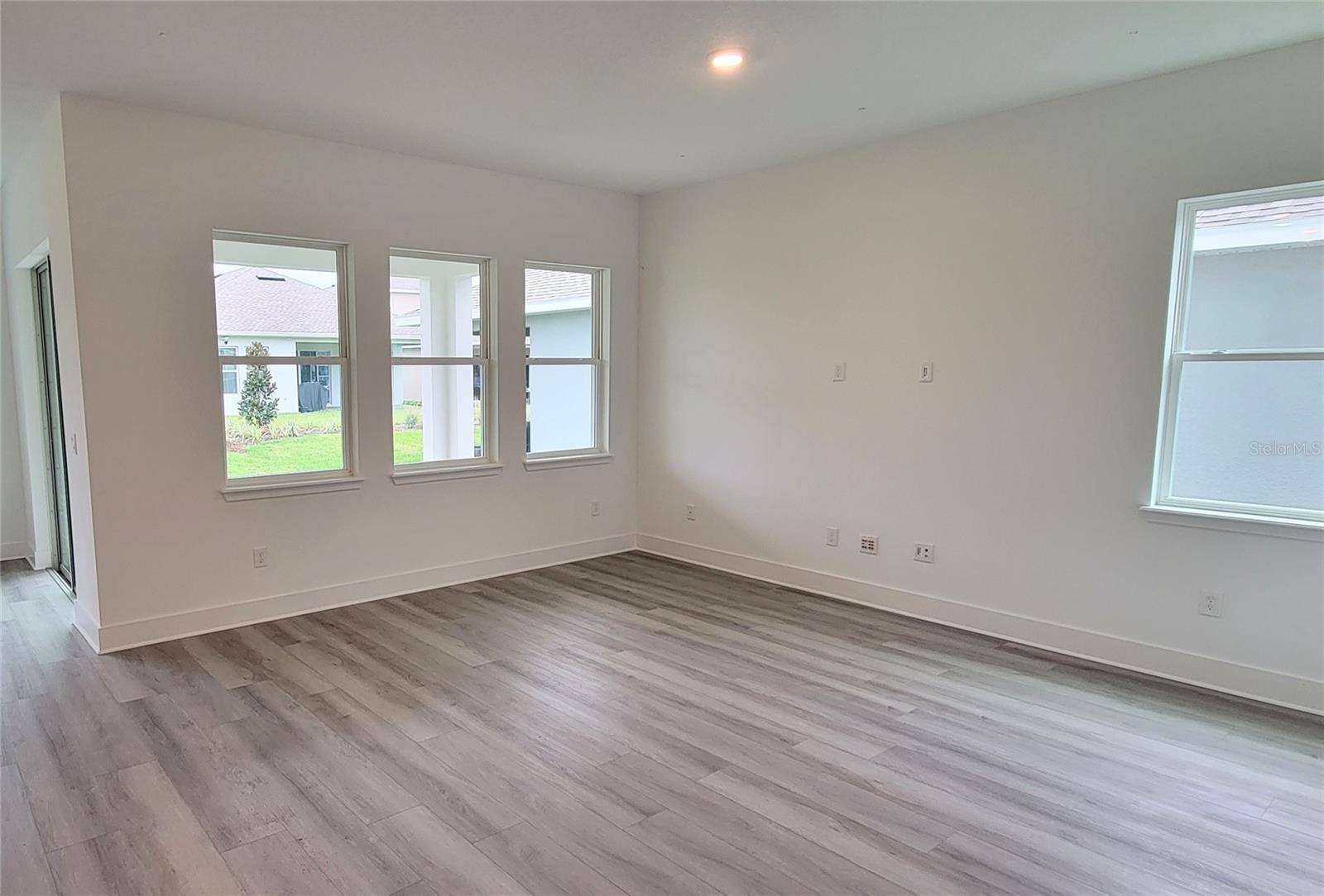 WINDING BAY PH 3 - Residential Lease