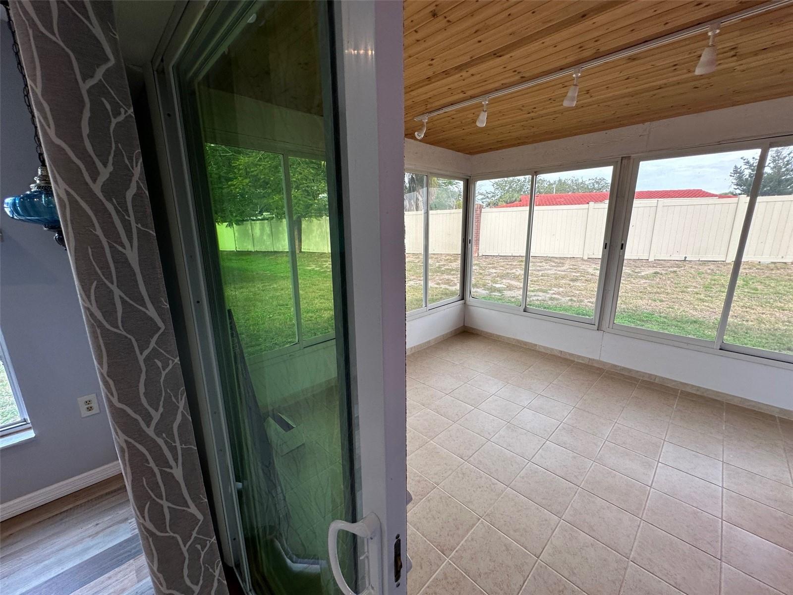 HOLIDAY LAKE VILLAS CONDO - Residential