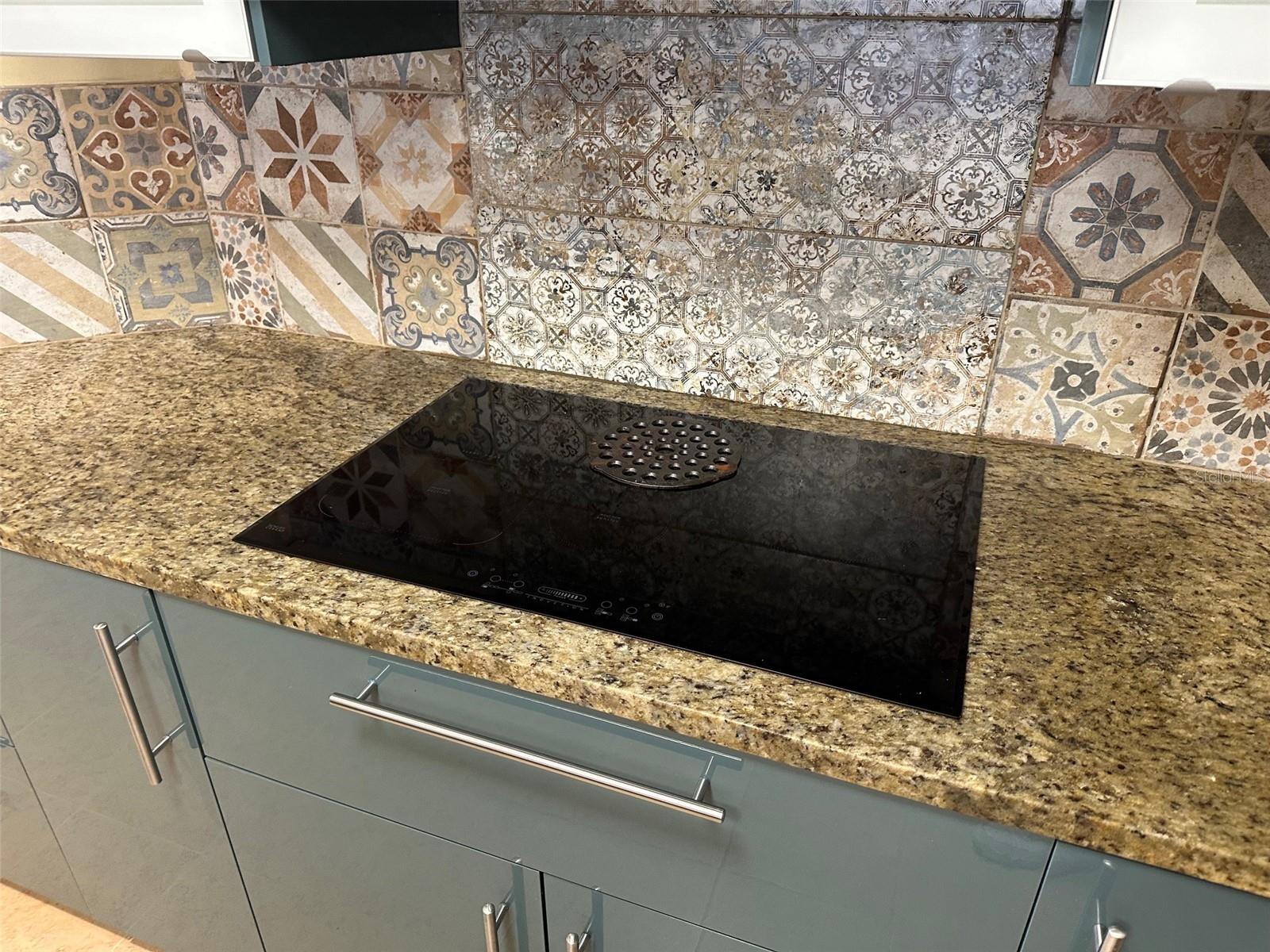 HOLIDAY LAKE VILLAS CONDO - Residential