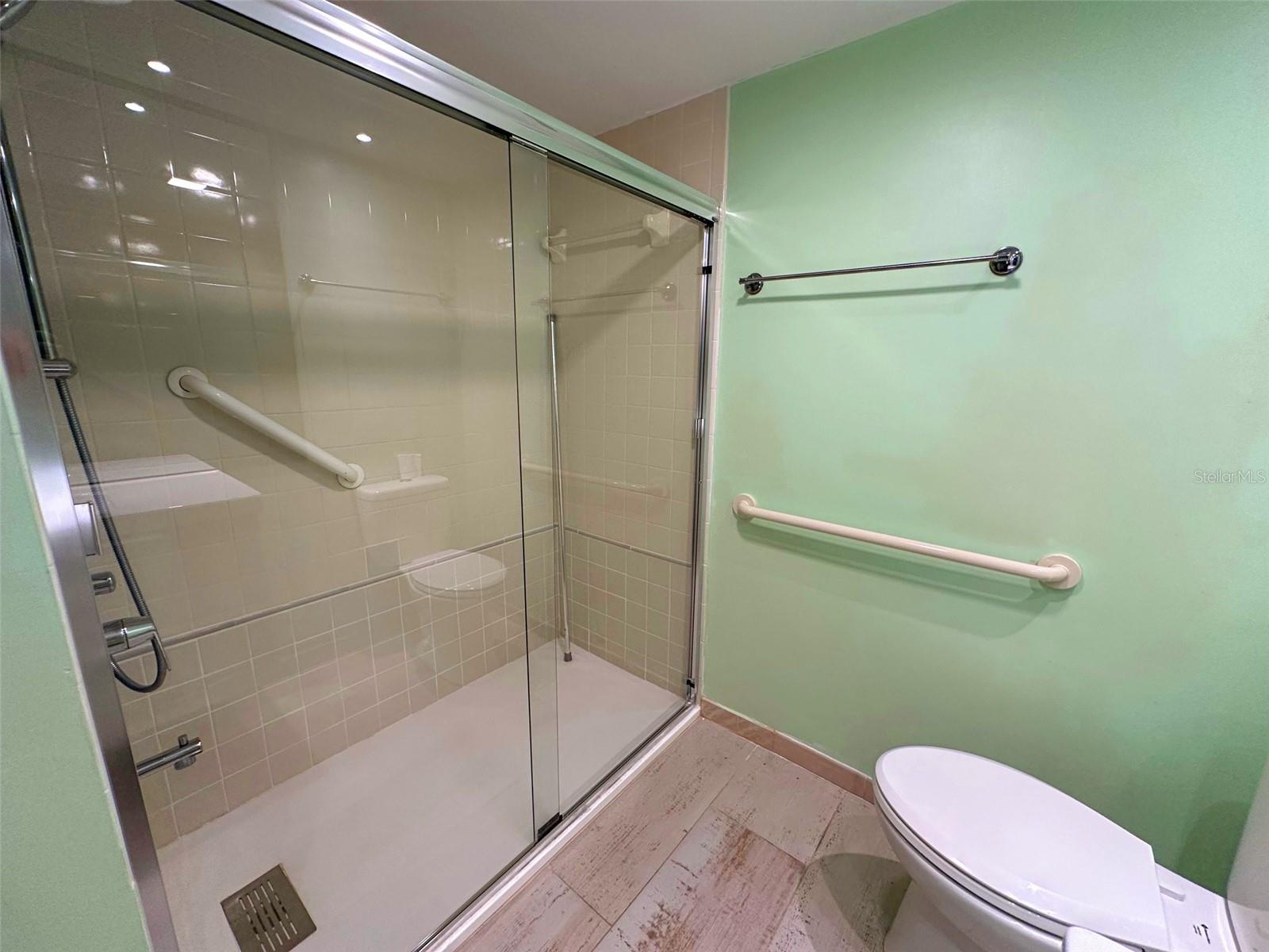 HOLIDAY LAKE VILLAS CONDO - Residential