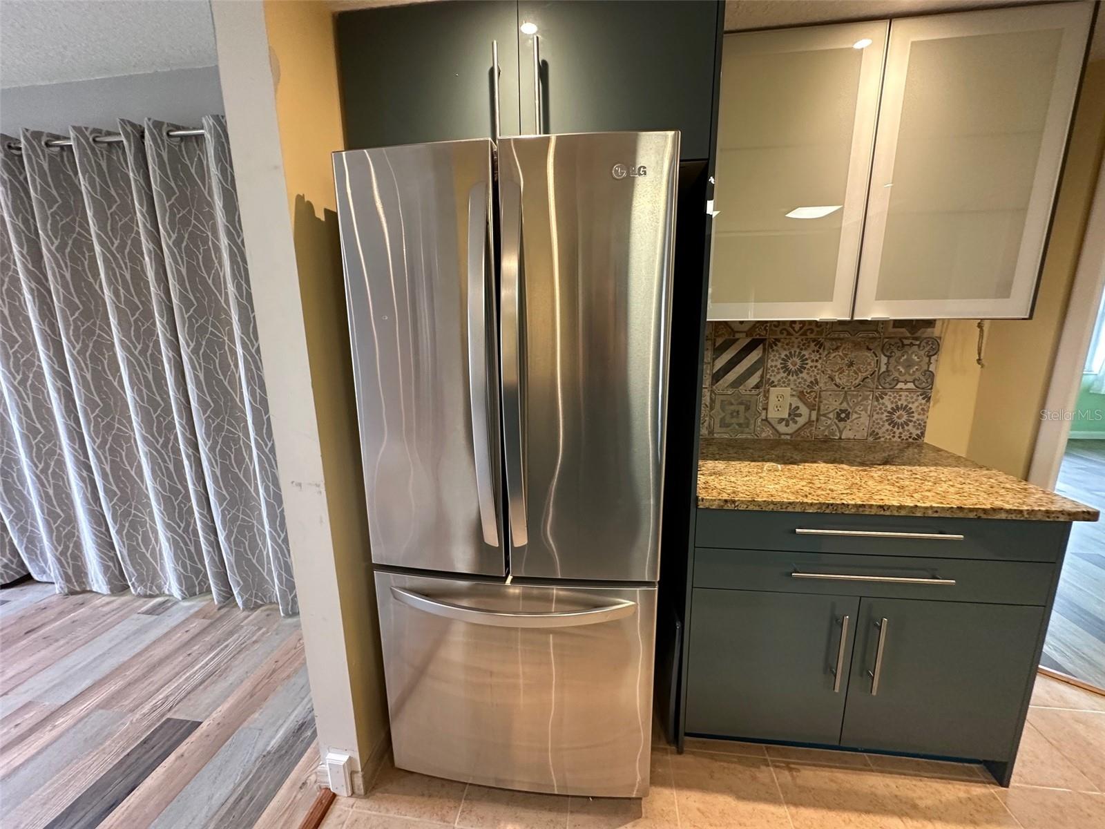 HOLIDAY LAKE VILLAS CONDO - Residential