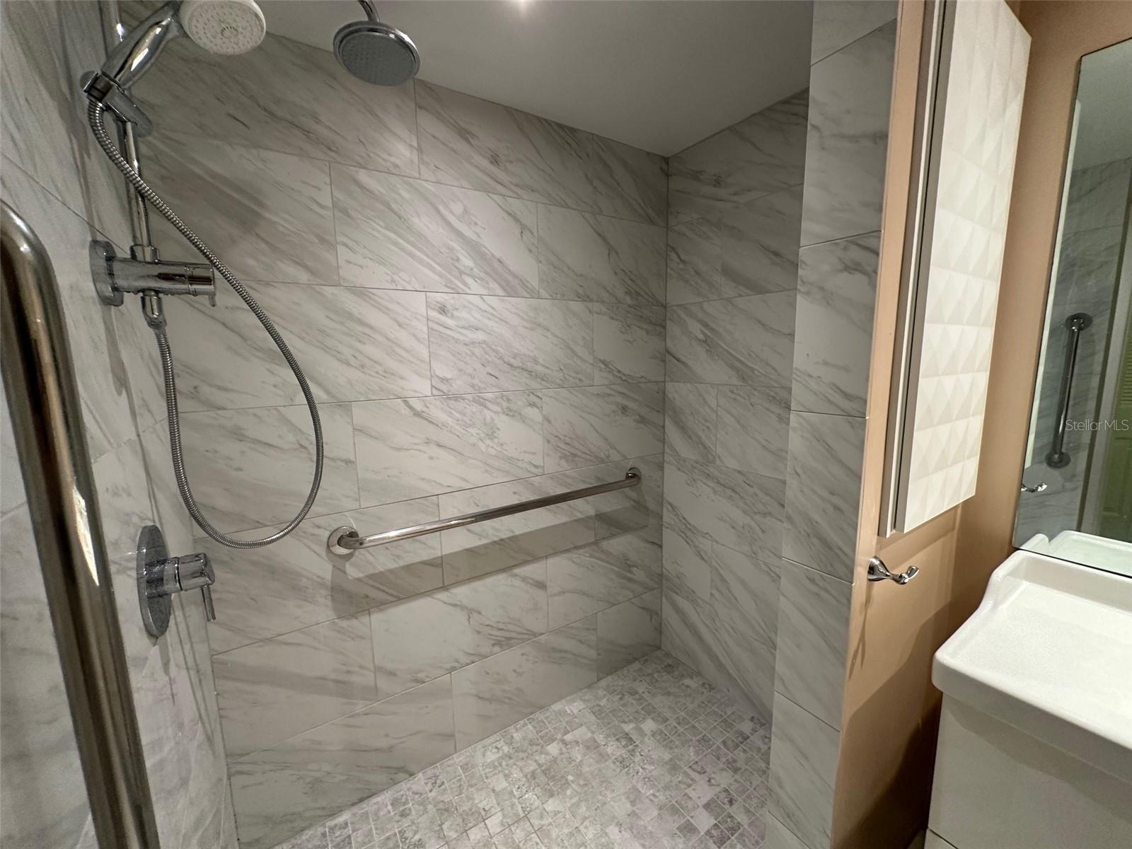 HOLIDAY LAKE VILLAS CONDO - Residential