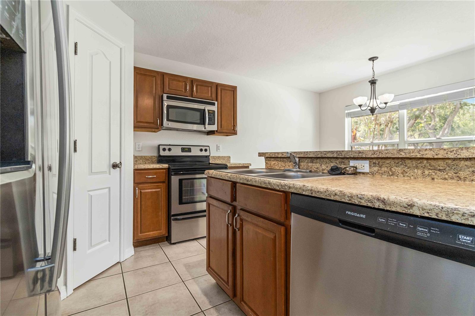 5839 MEADOWPARK PLACE