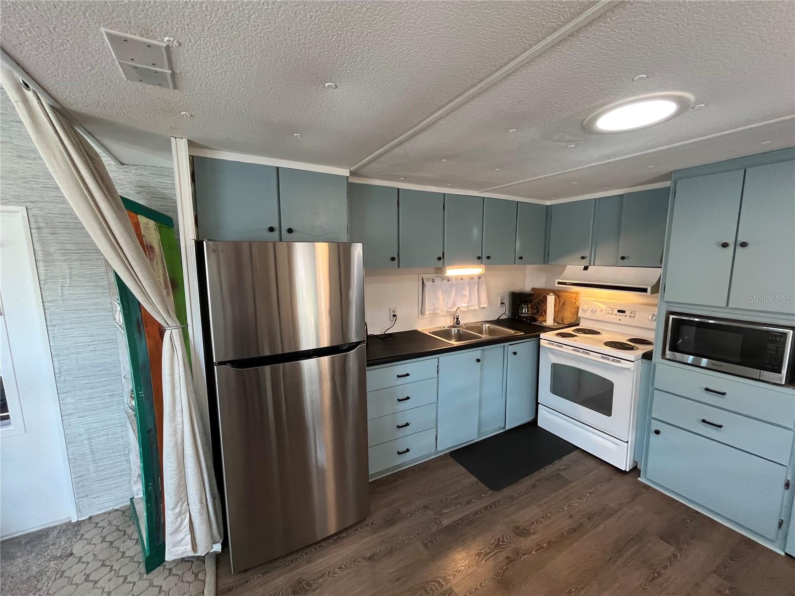 VENICE ISLE - Residential