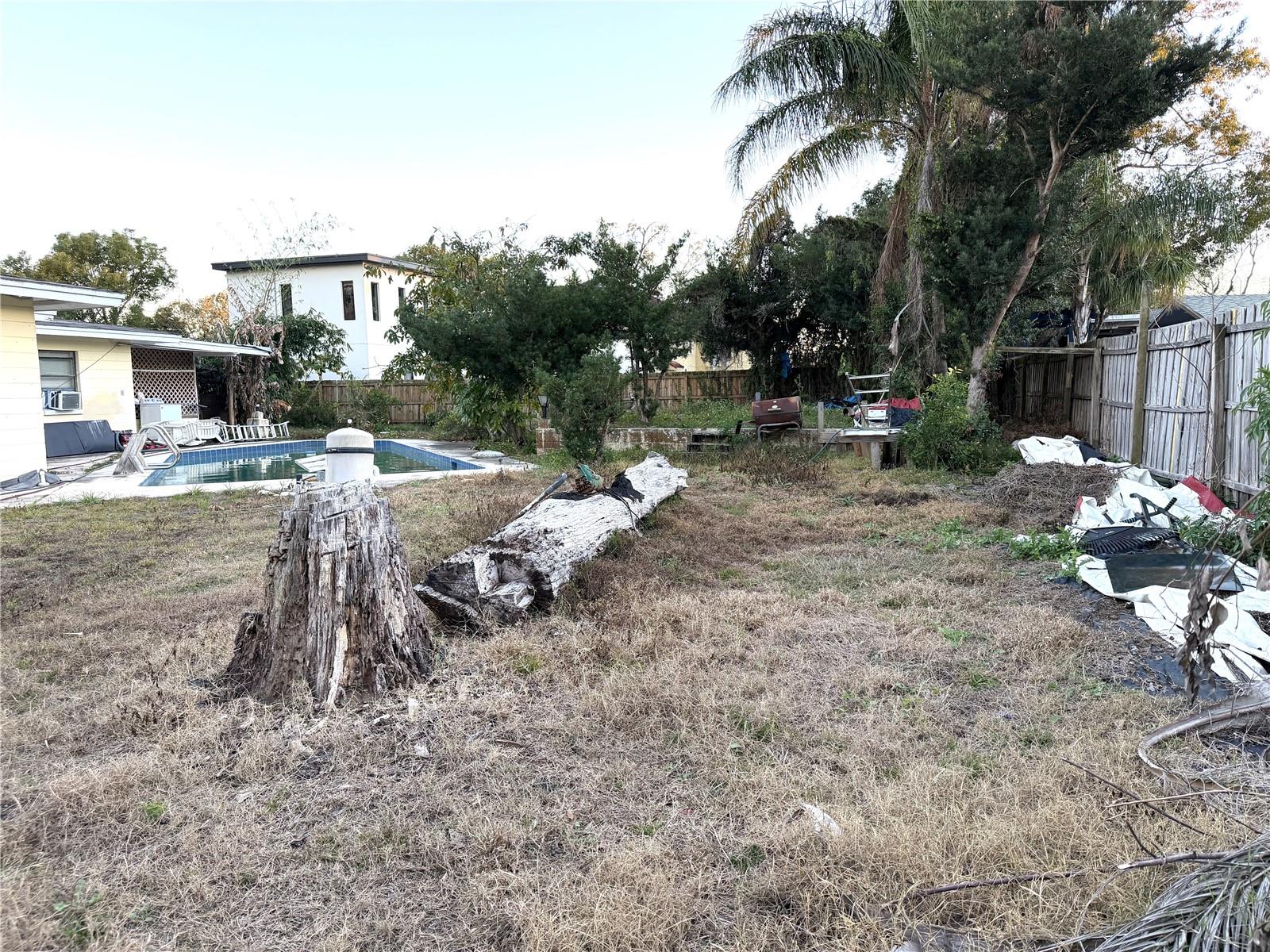 SUBURBAN HOMES FIRST ADD - Residential