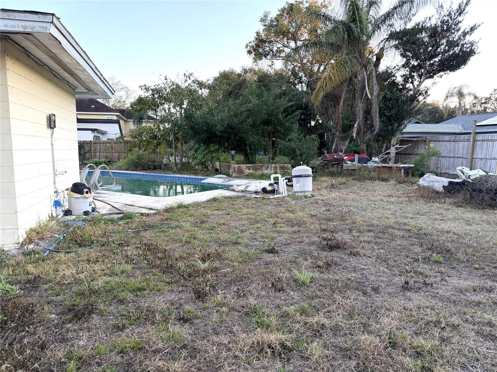 SUBURBAN HOMES FIRST ADD - Residential