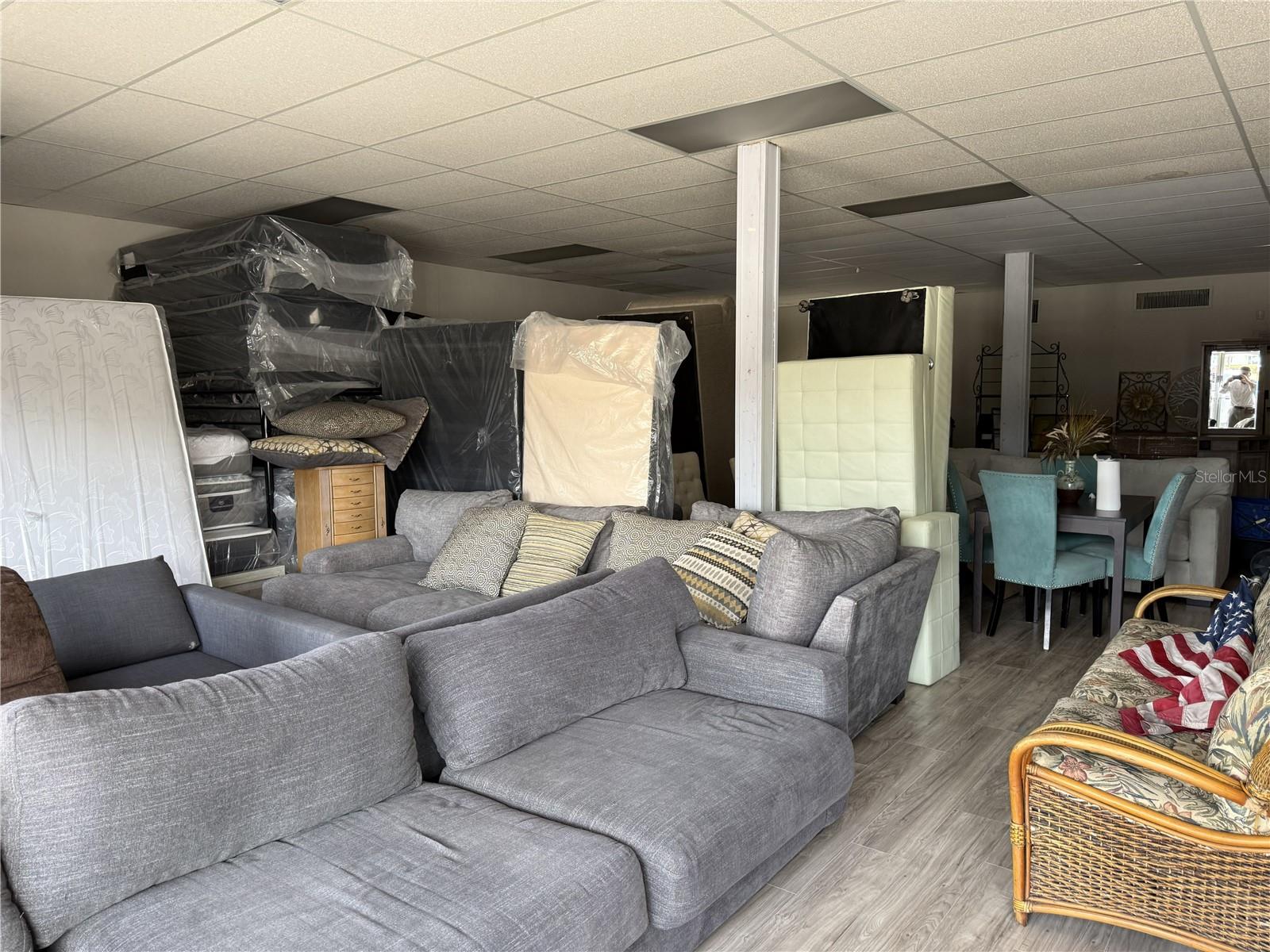 9933 SEMINOLE BOULEVARD