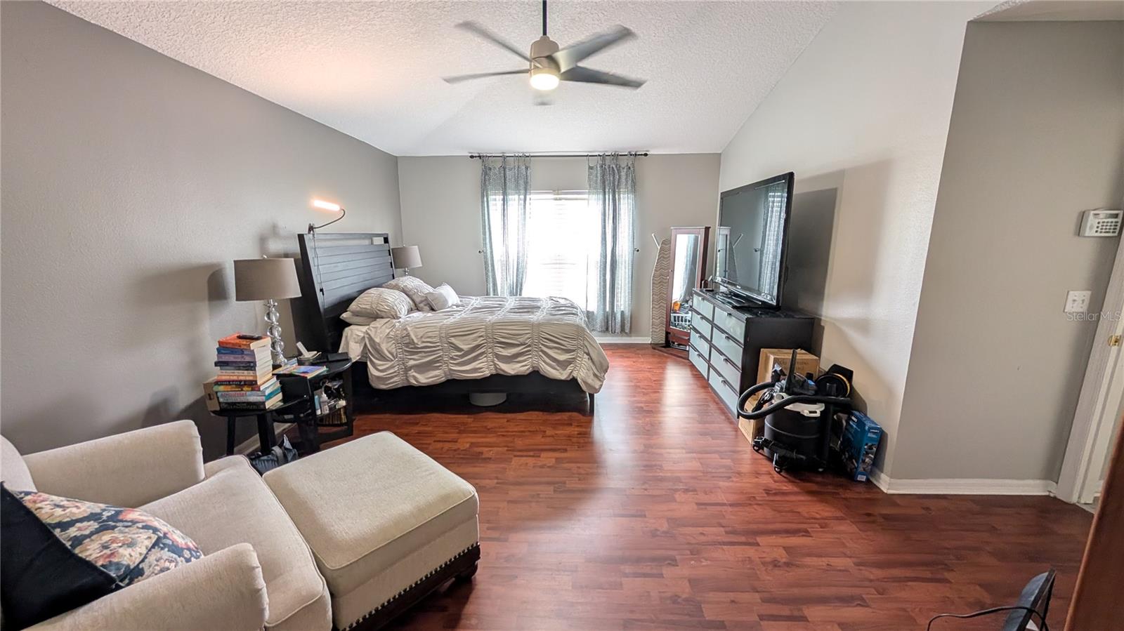 CROWN COLONY SUB - Residential Lease