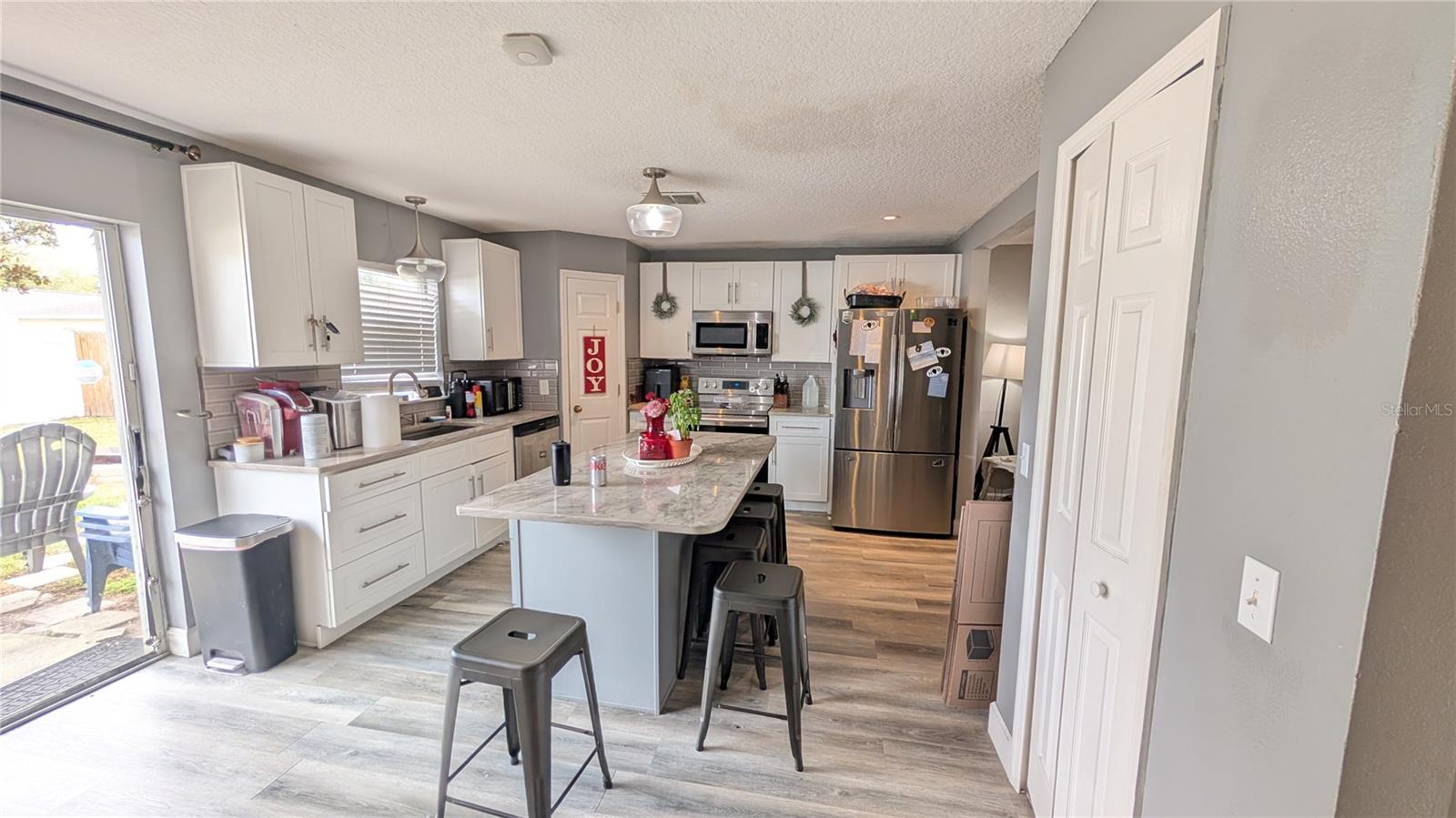 CROWN COLONY SUB - Residential Lease