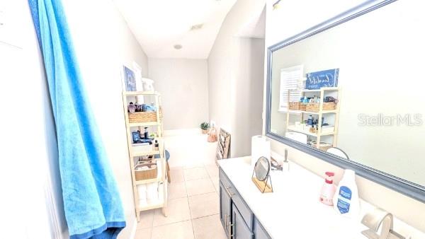 CROWN COLONY SUB - Residential Lease