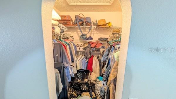 CROWN COLONY SUB - Residential Lease