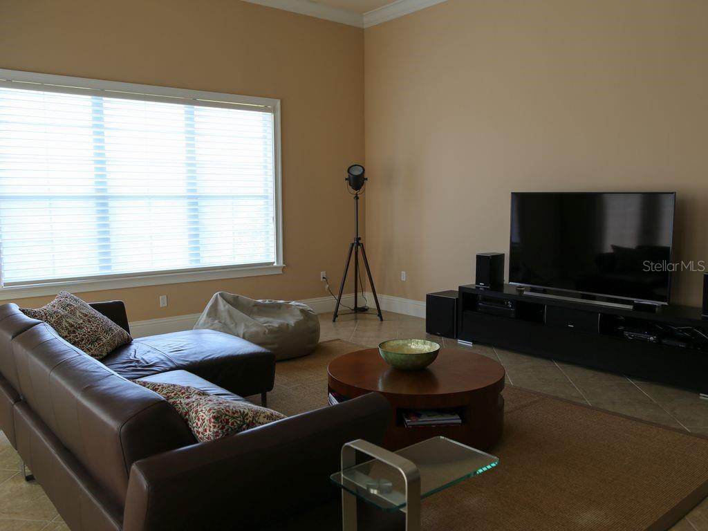 REUNION WEST VLGS NORTH - Residential