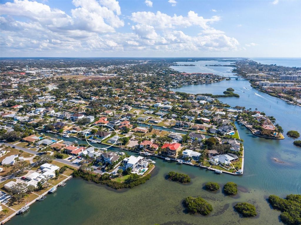 Photo of 1643 Stanford Lane, Sarasota, FL 34231 (MLS # A4681246)