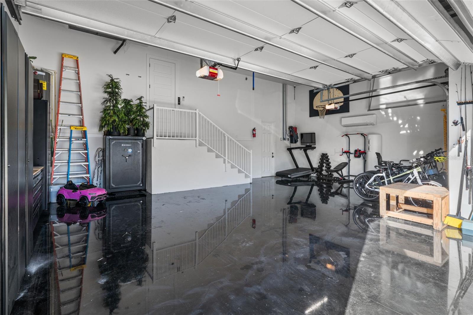 AQUALANE ESTATES 1ST UNIT - Residential