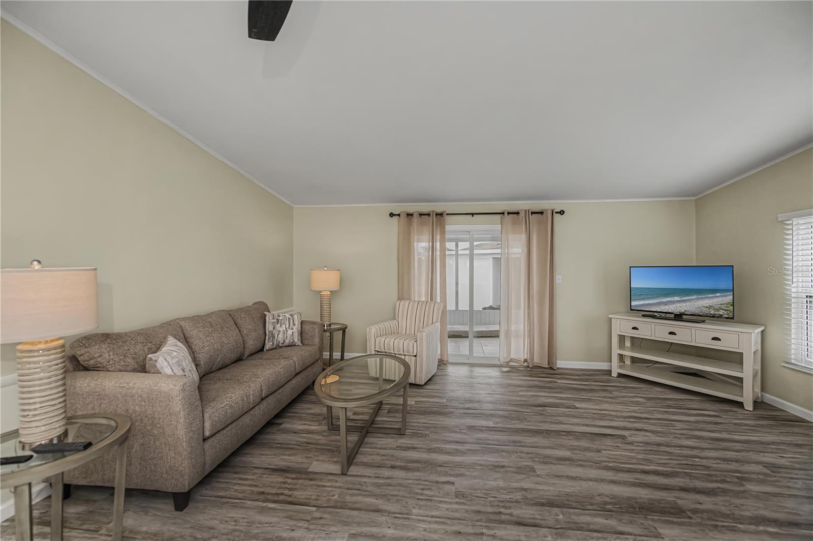 TANGERINE WOODS - Residential