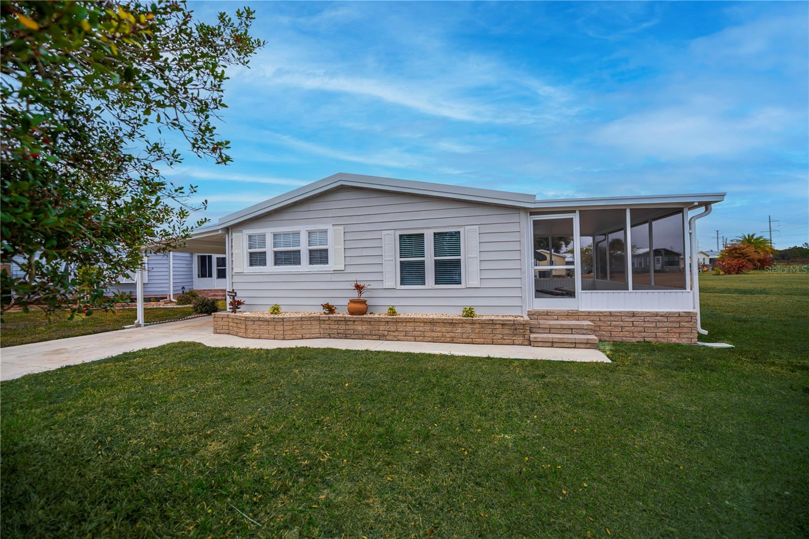 TANGERINE WOODS - Residential