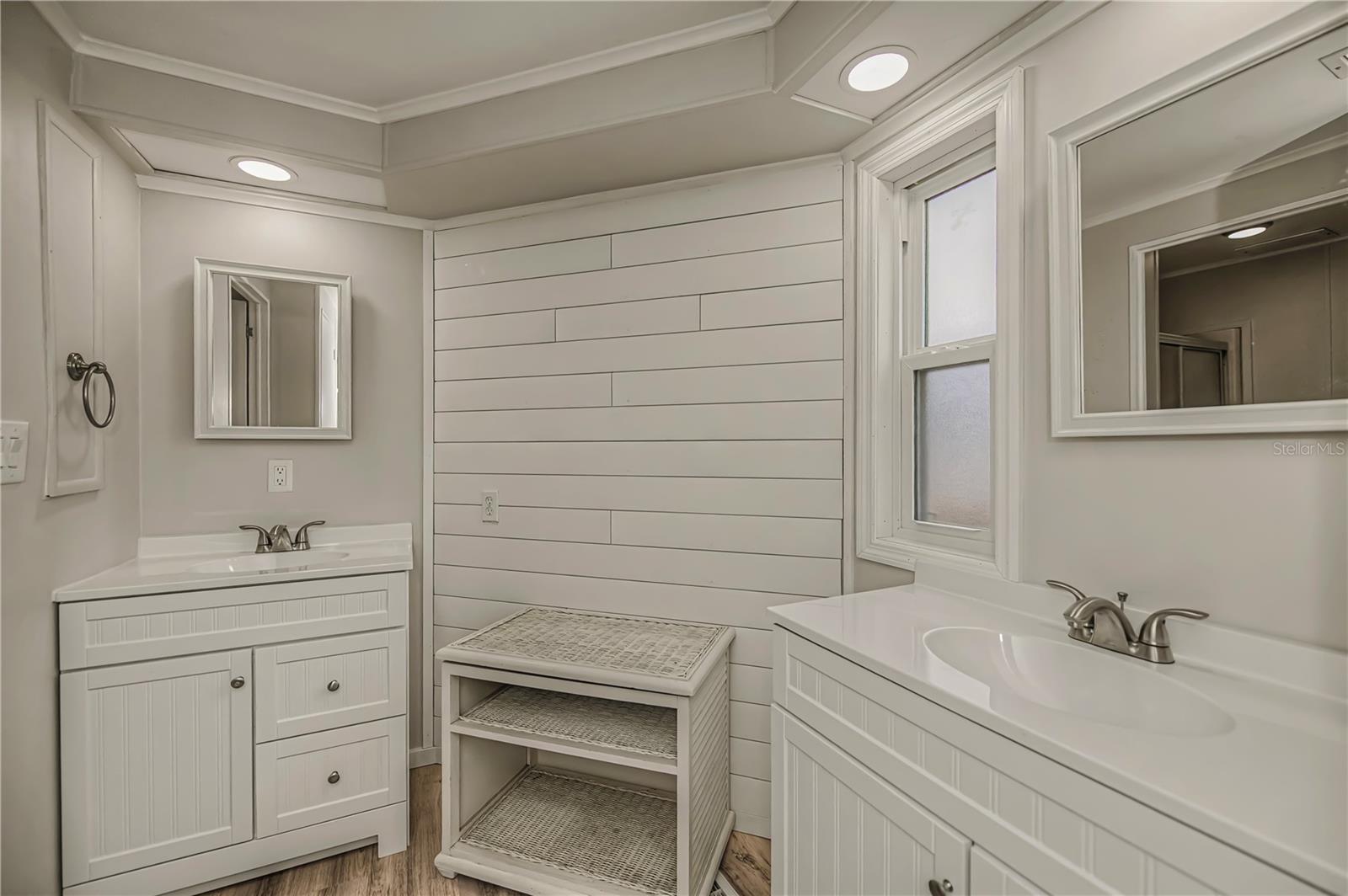 TANGERINE WOODS - Residential