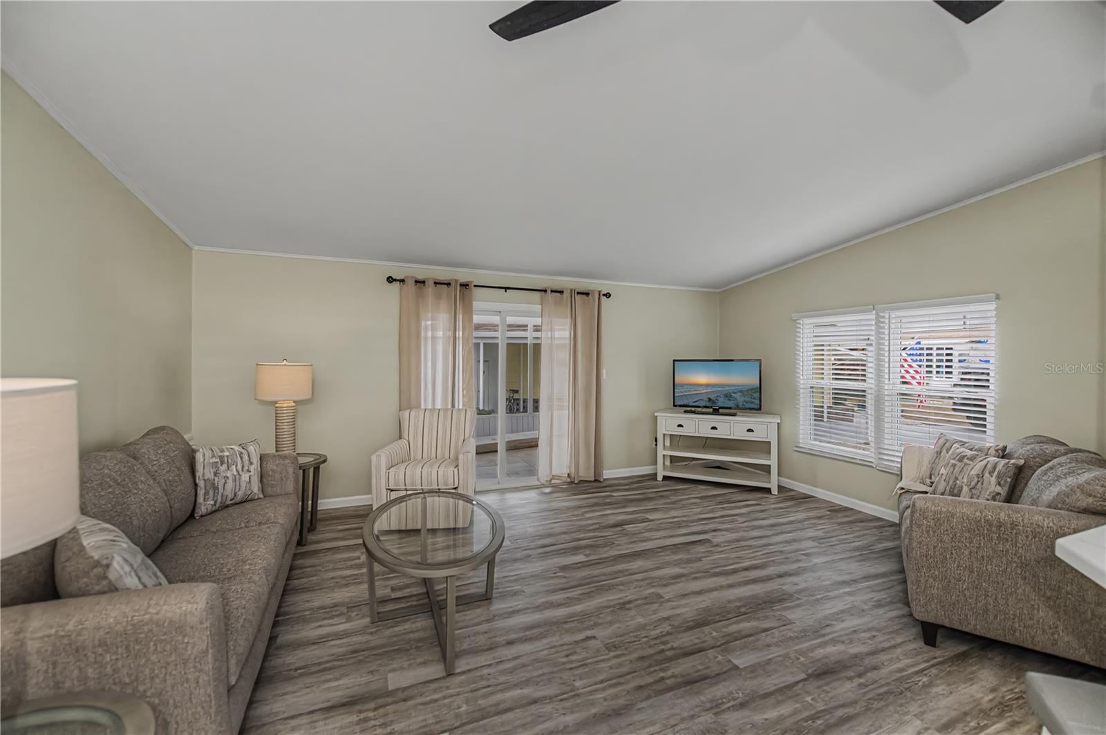 TANGERINE WOODS - Residential