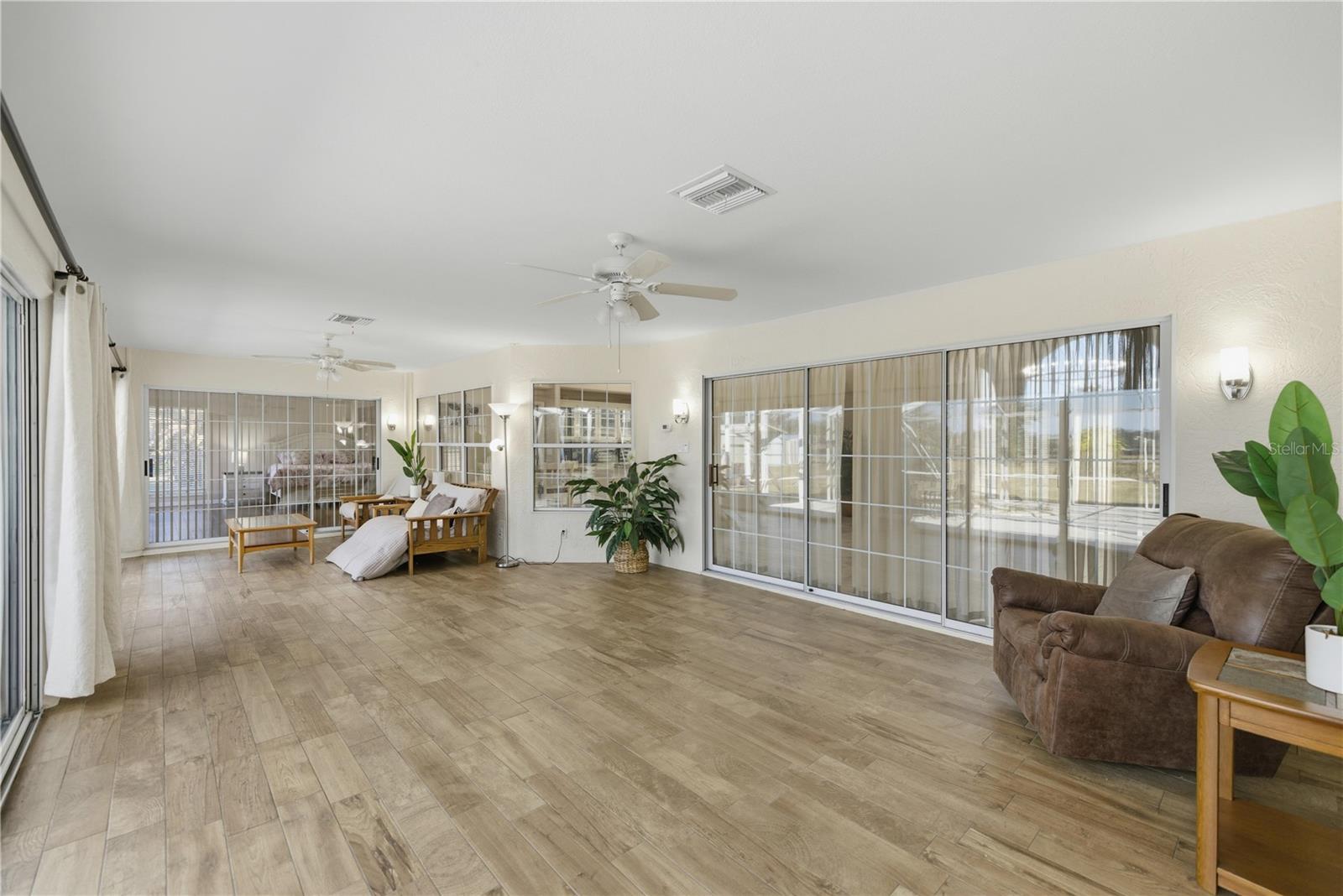 OAK TRAIL ESTATE - Residential Lease