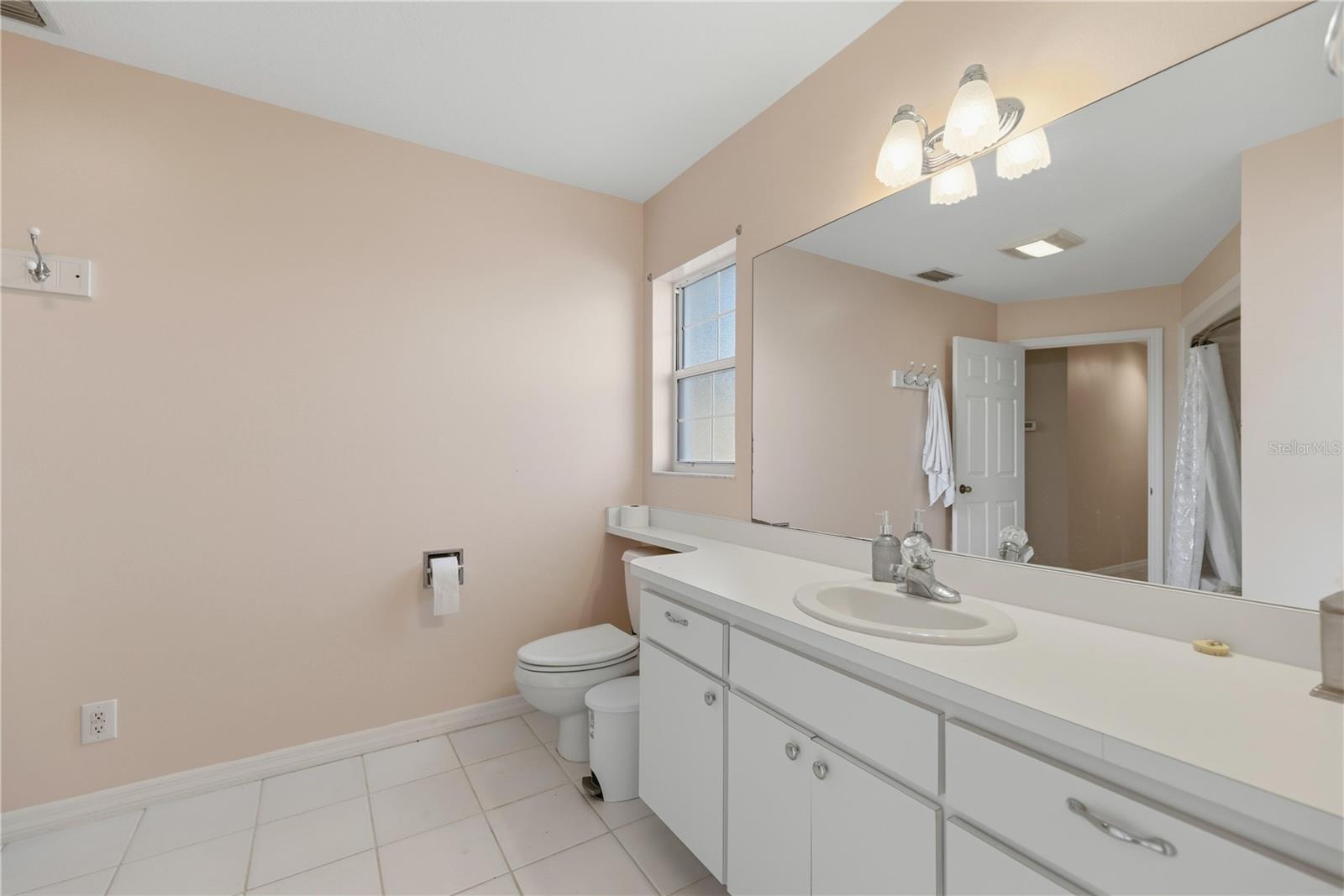 OAK TRAIL ESTATE - Residential Lease