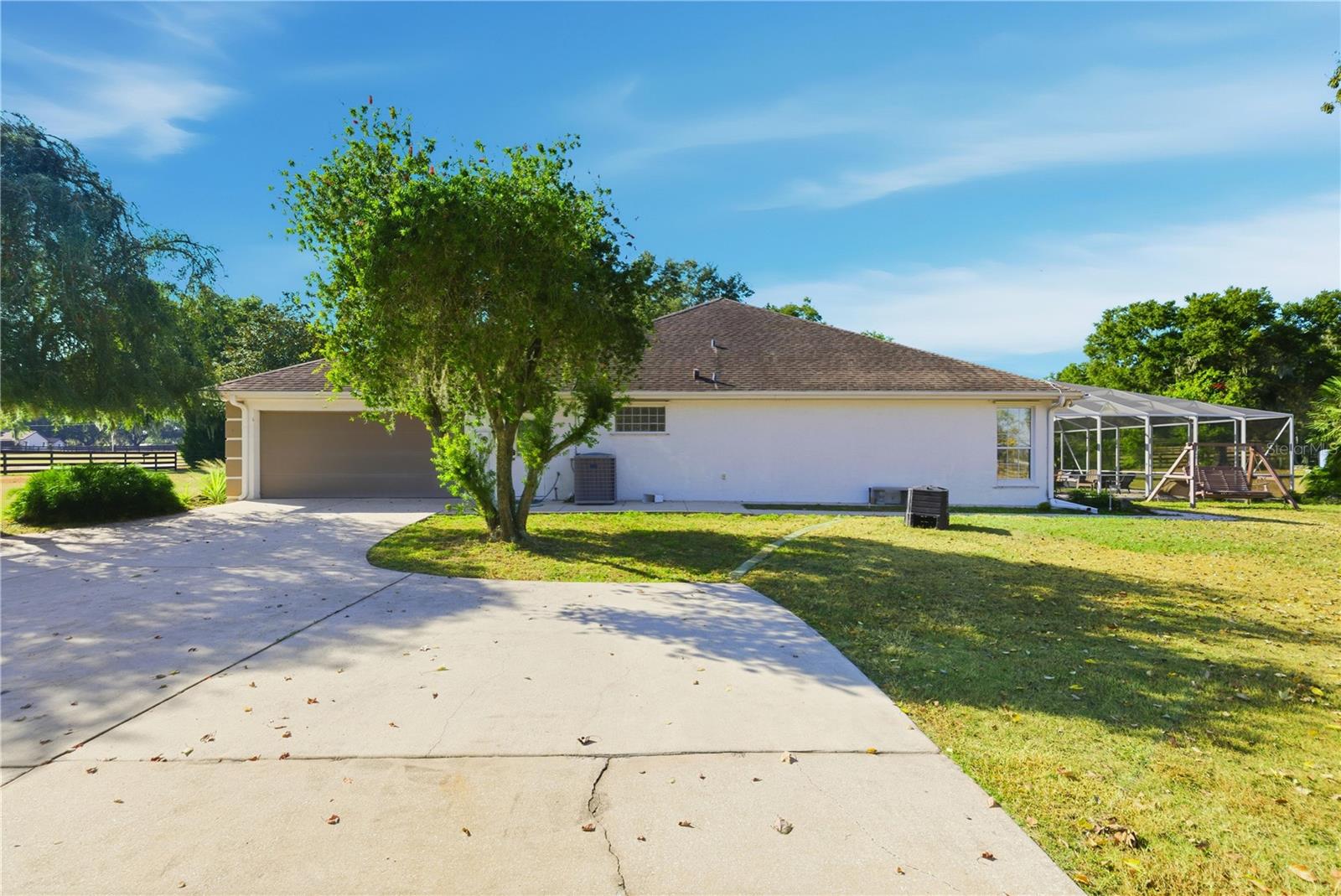 OAK TRAIL ESTATE - Residential Lease