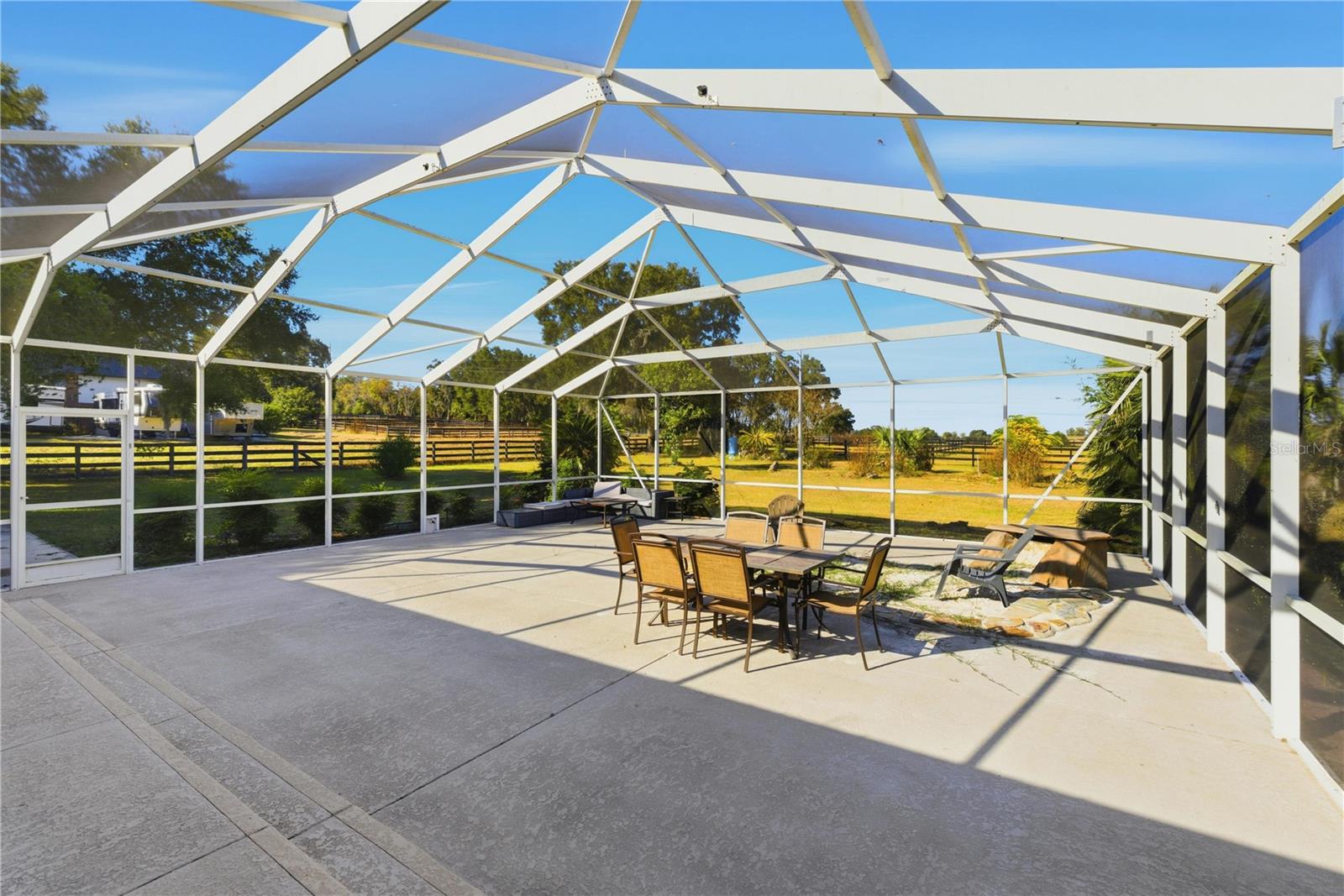 OAK TRAIL ESTATE - Residential Lease