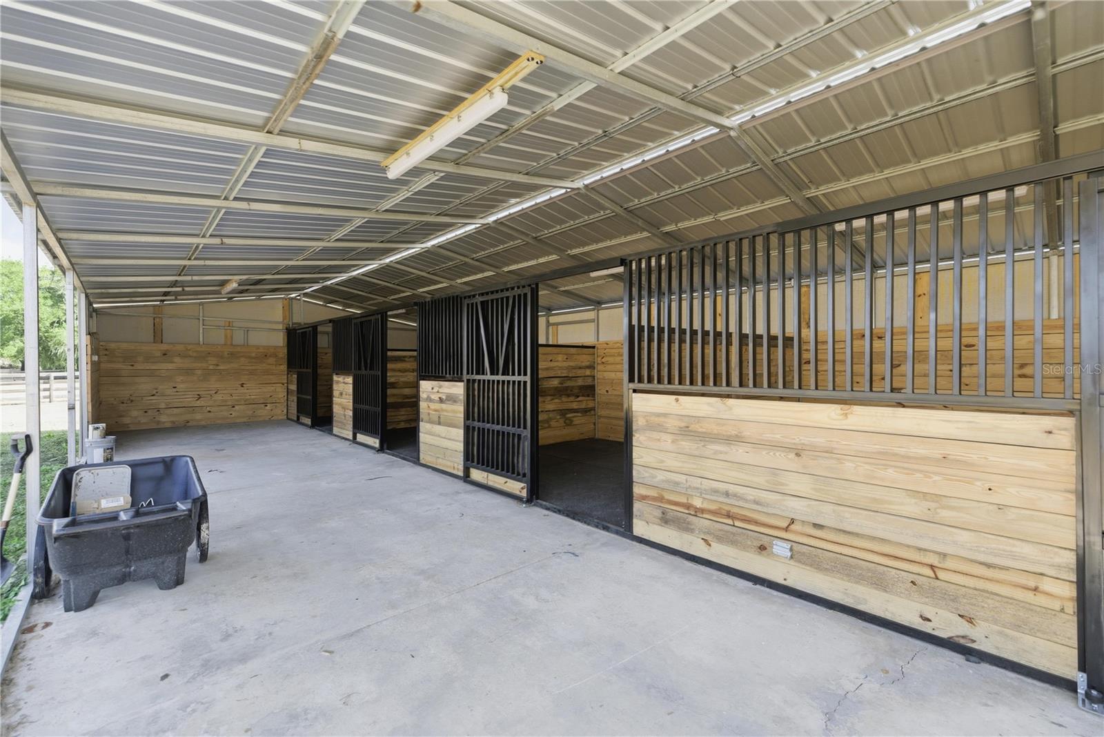 OAK TRAIL ESTATE - Residential Lease