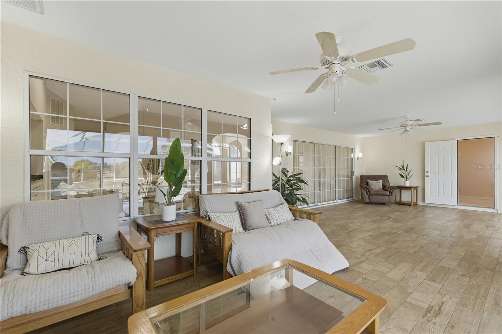 OAK TRAIL ESTATE - Residential Lease