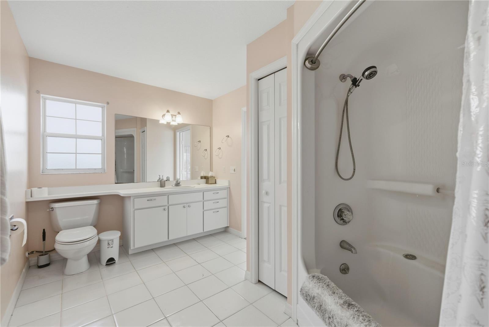 OAK TRAIL ESTATE - Residential Lease