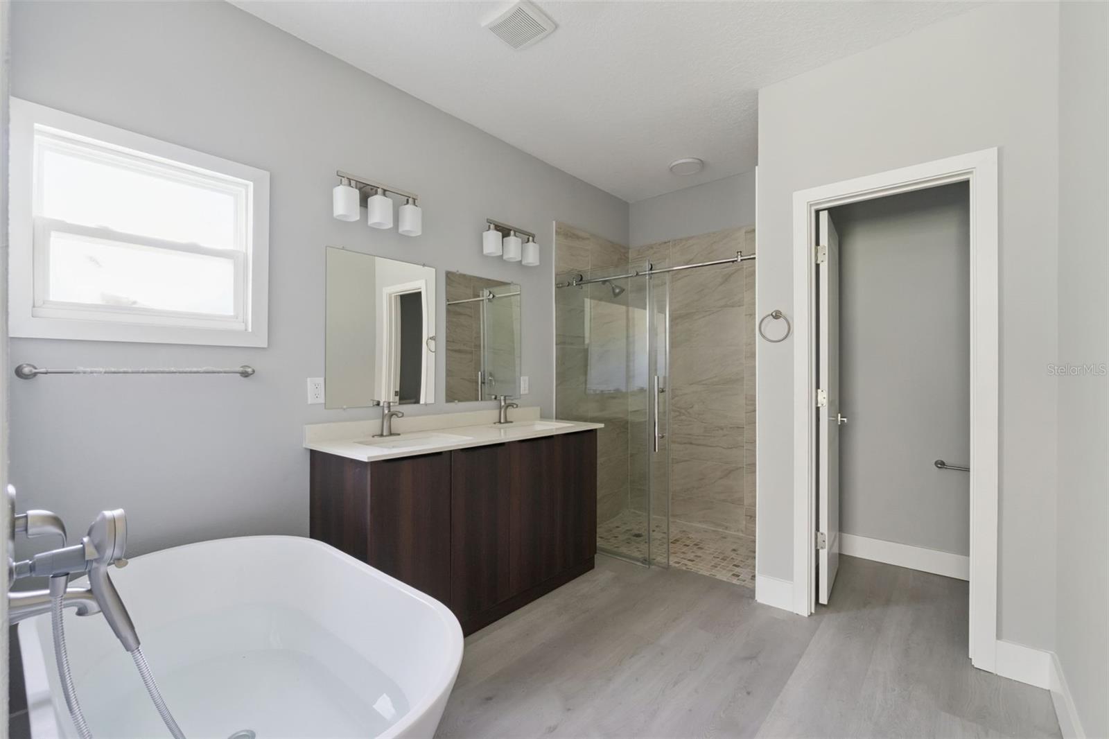 REPLAT OF NORTH SHORE SUB - Residential