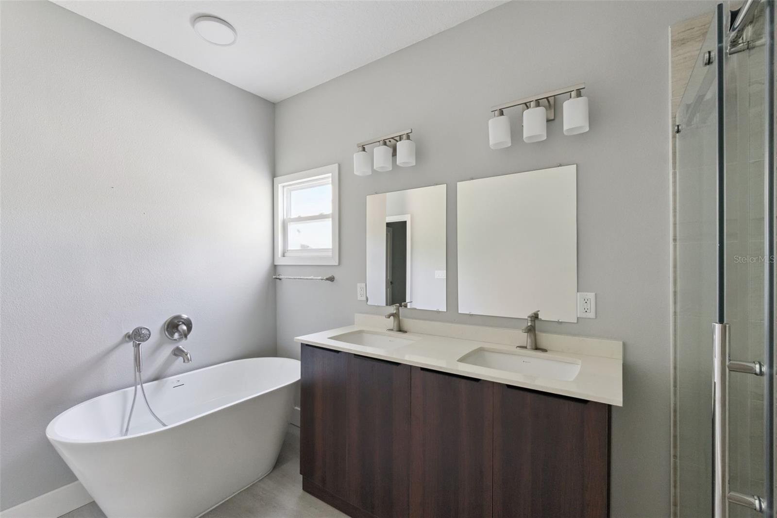 REPLAT OF NORTH SHORE SUB - Residential