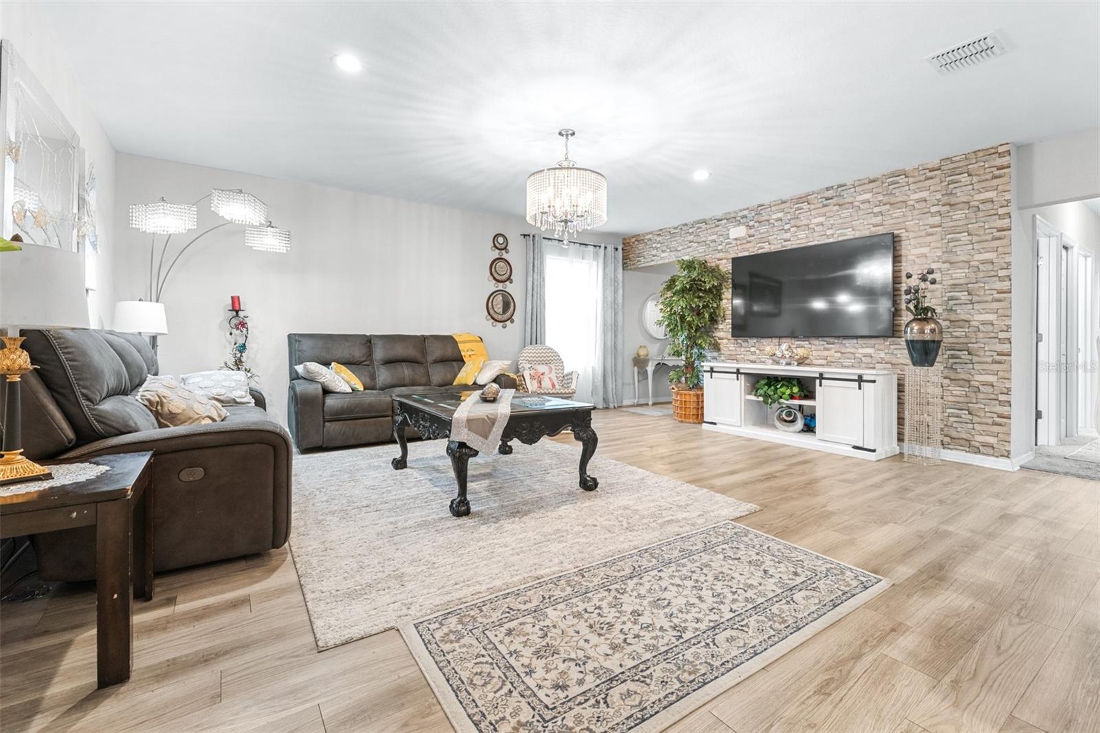 SYMMES COVE - Residential