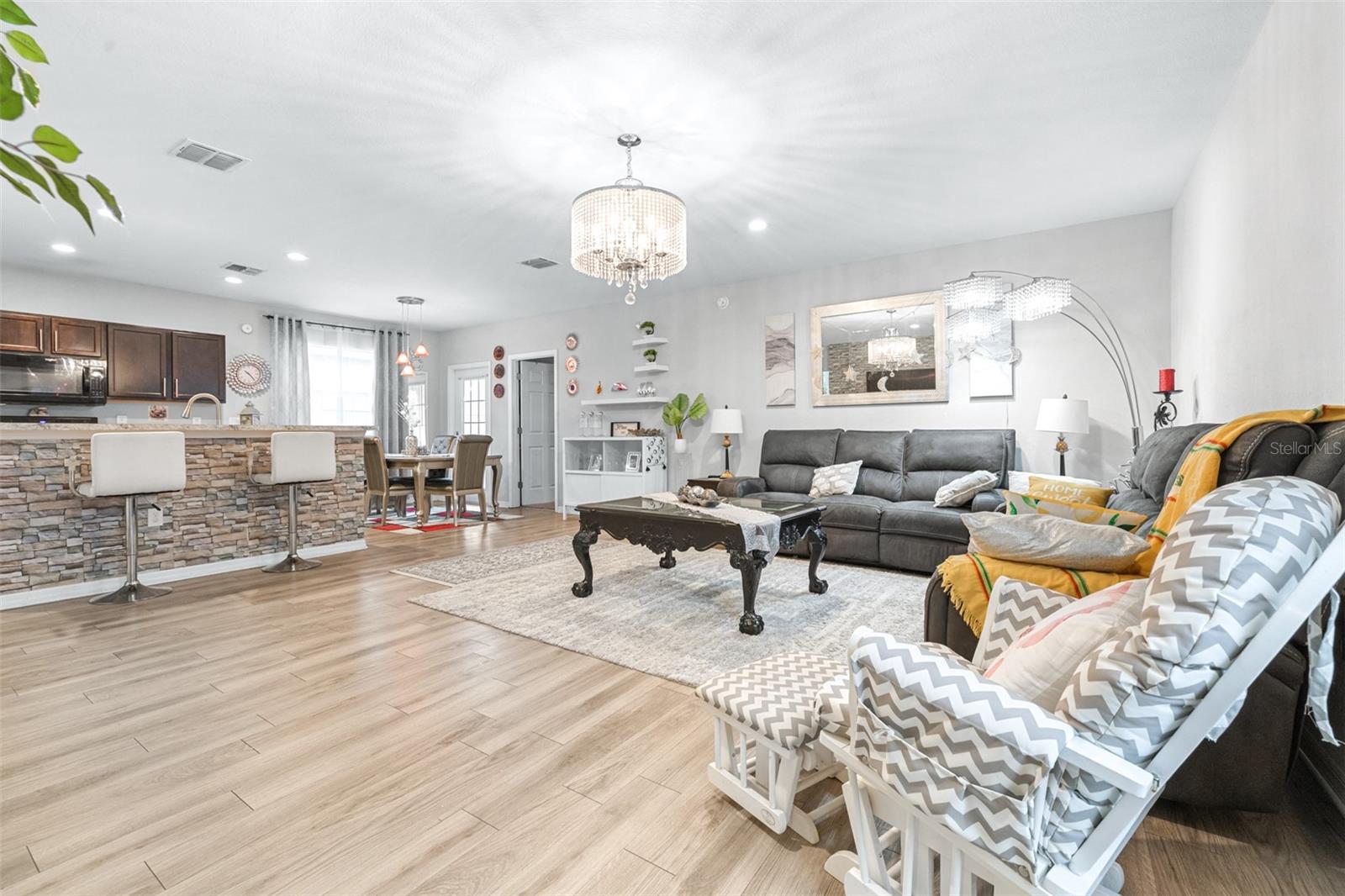 SYMMES COVE - Residential