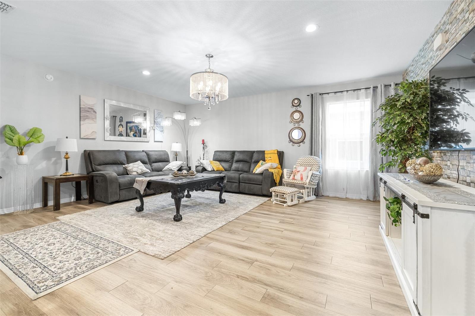 SYMMES COVE - Residential