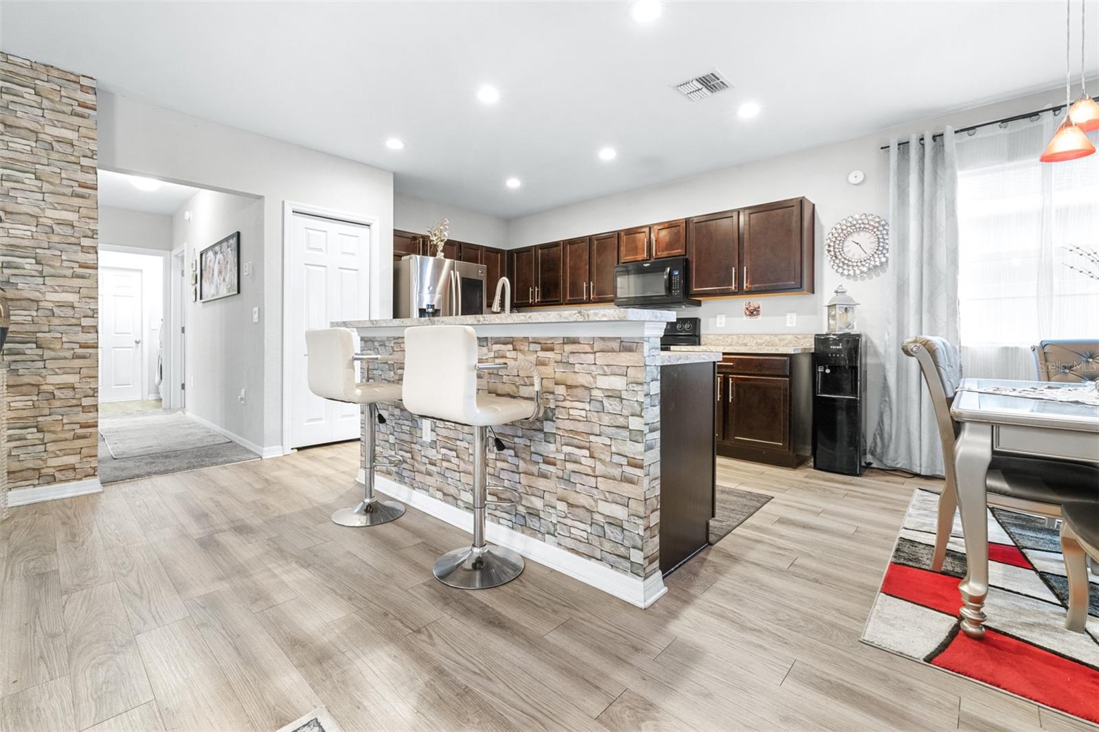 SYMMES COVE - Residential