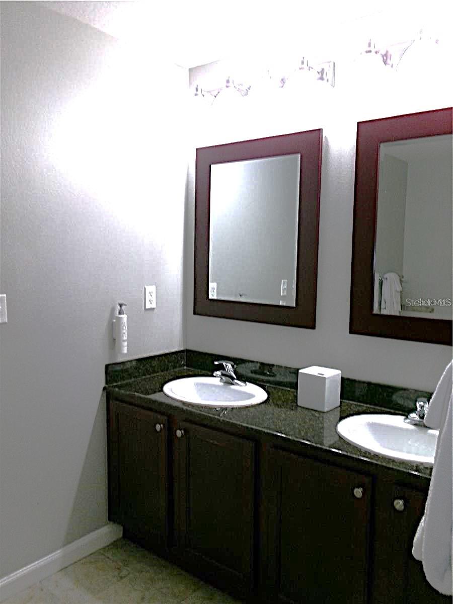 GROVE RESORT AND SPA HOTEL CONDO 1 - Residential