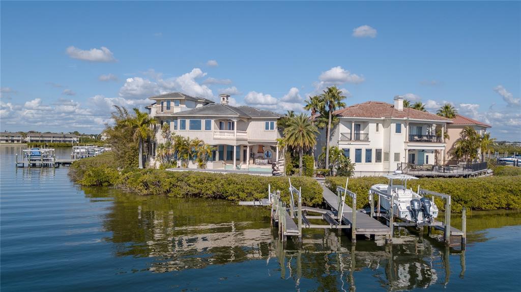 THE RESERVE OF OLD TAMPA BAY - Residential