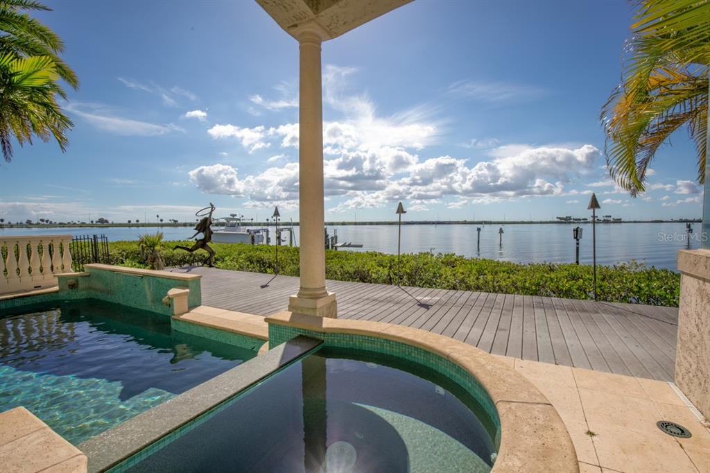 THE RESERVE OF OLD TAMPA BAY - Residential