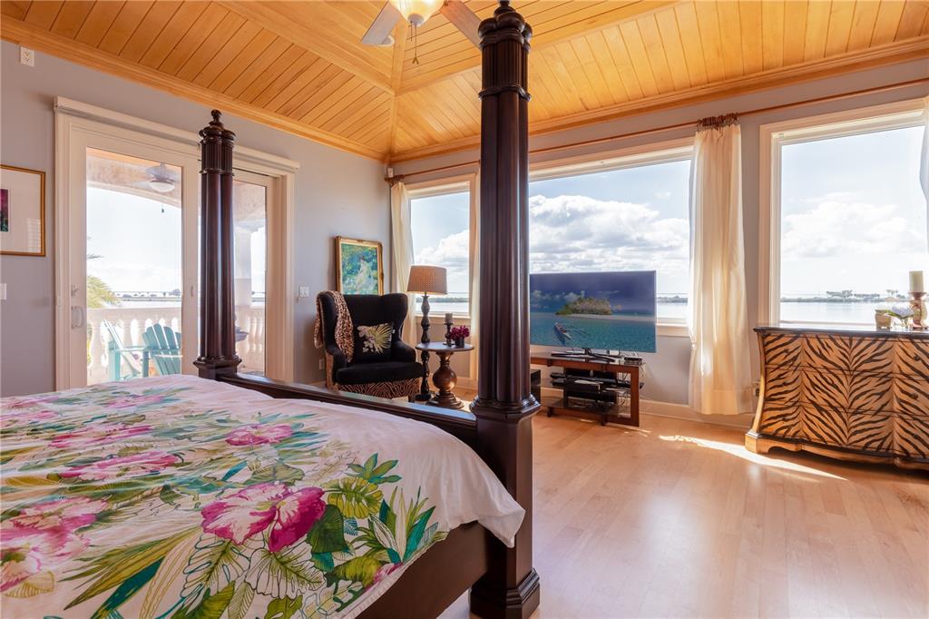 THE RESERVE OF OLD TAMPA BAY - Residential