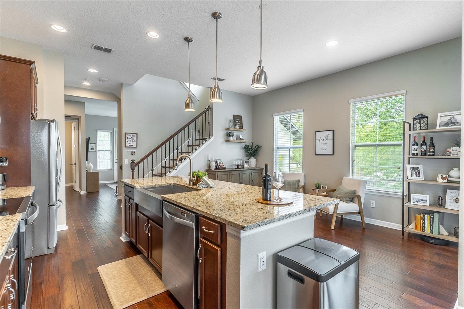 HAMPTONS - SECOND REP - Residential