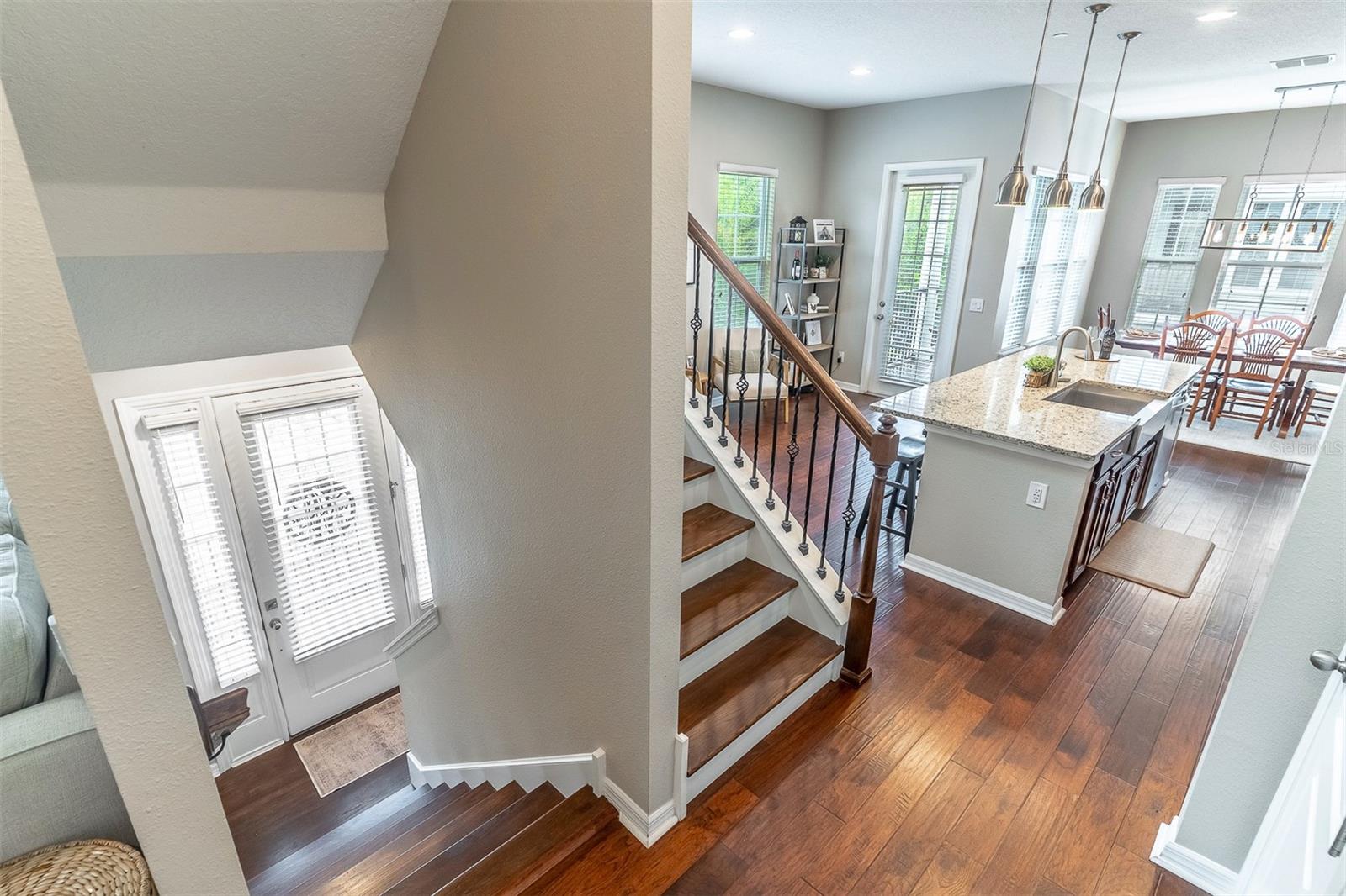 HAMPTONS - SECOND REP - Residential