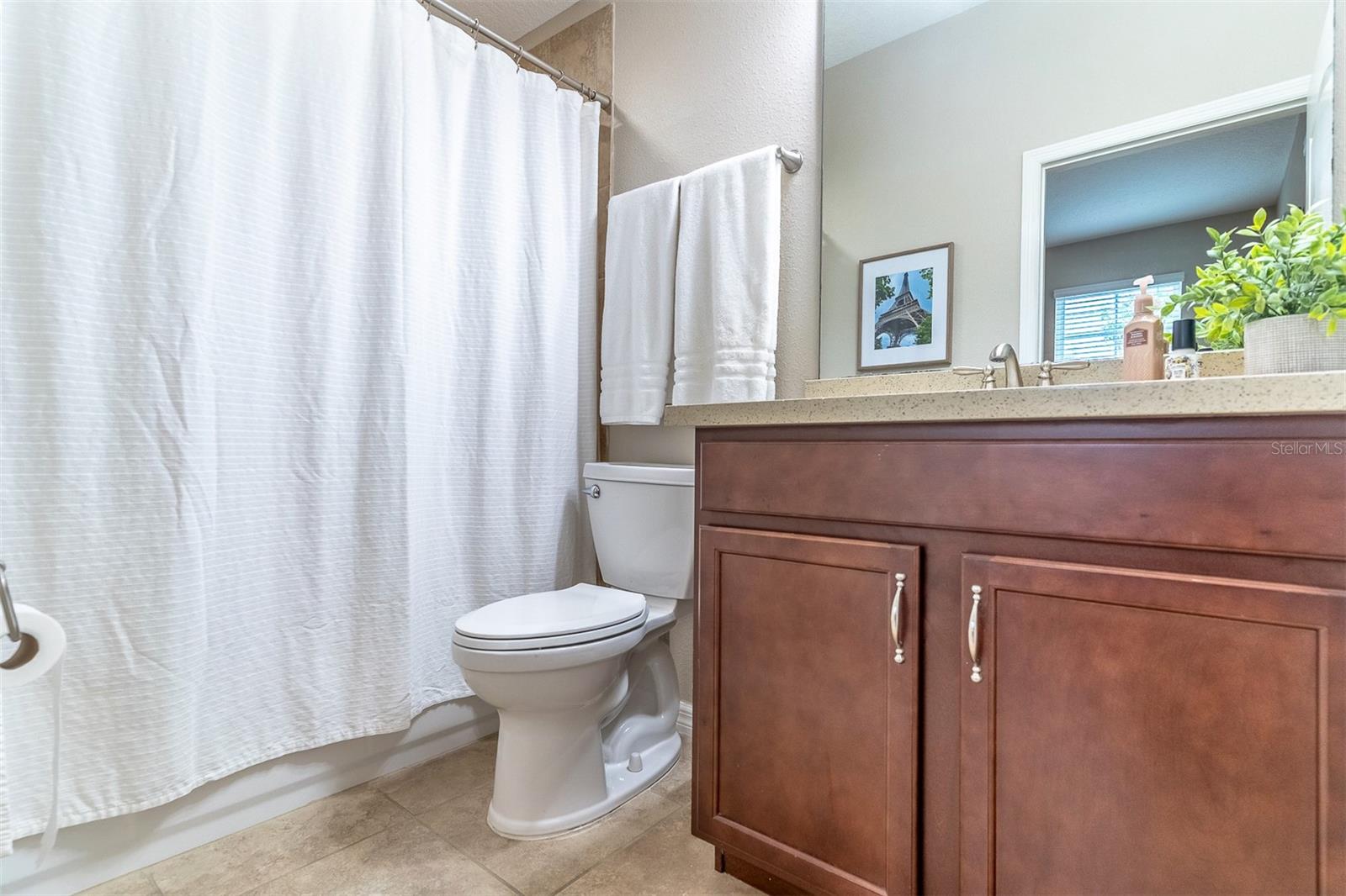 HAMPTONS - SECOND REP - Residential