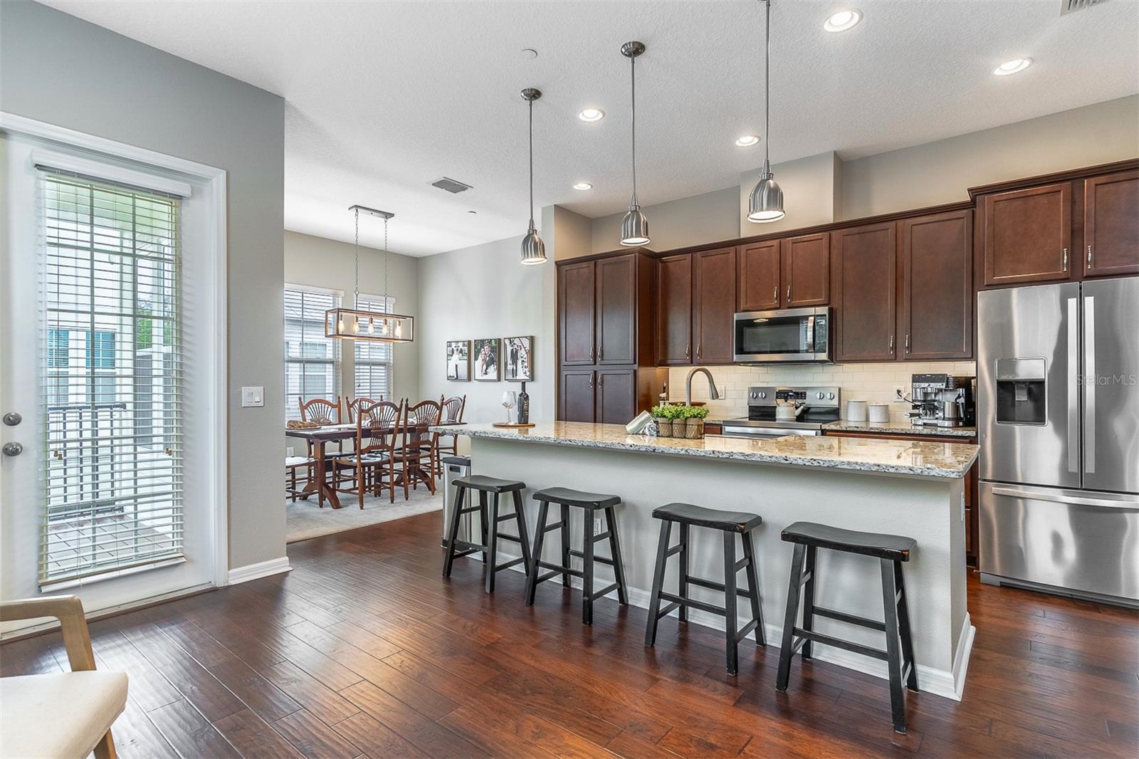 HAMPTONS - SECOND REP - Residential