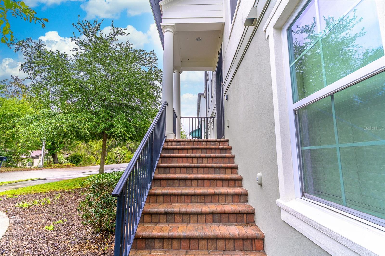 HAMPTONS - SECOND REP - Residential