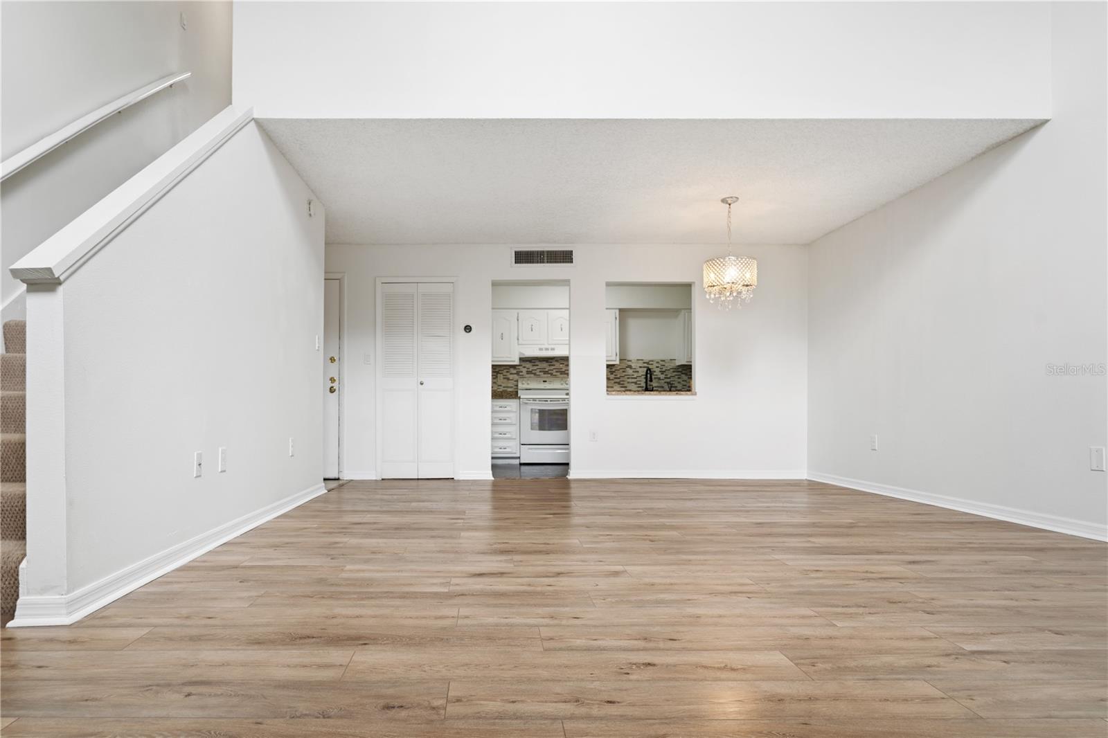 ROYAL ARMS CONDO - Residential