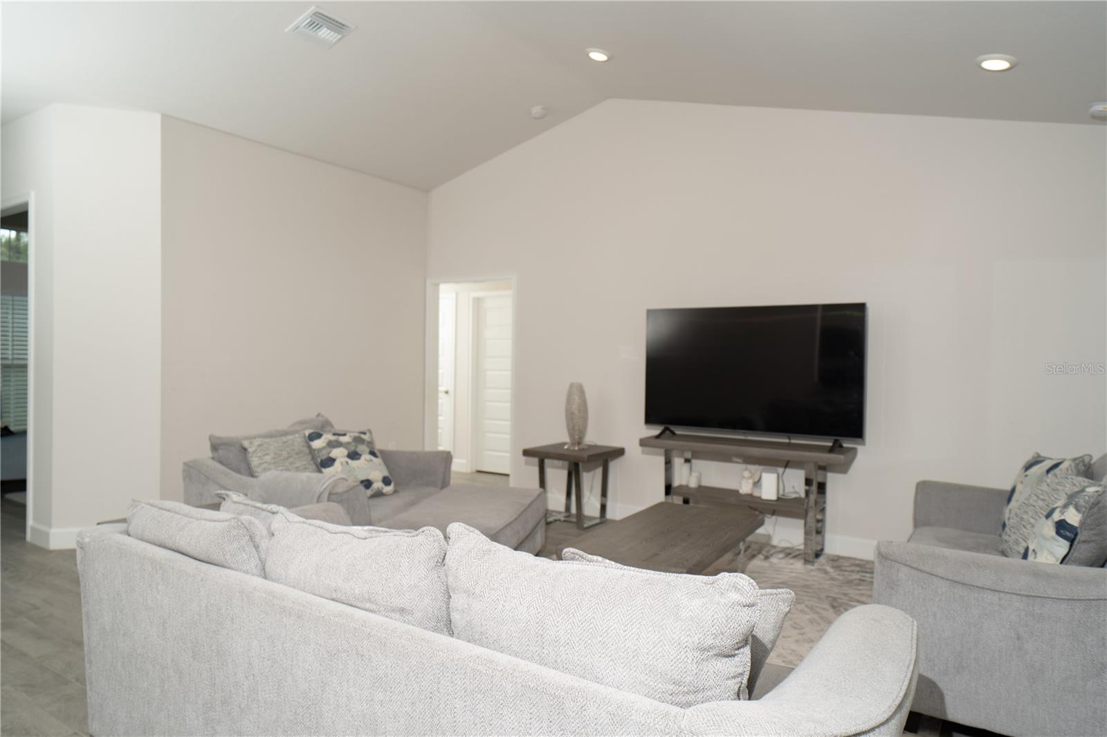 2858 PARLAY LANE