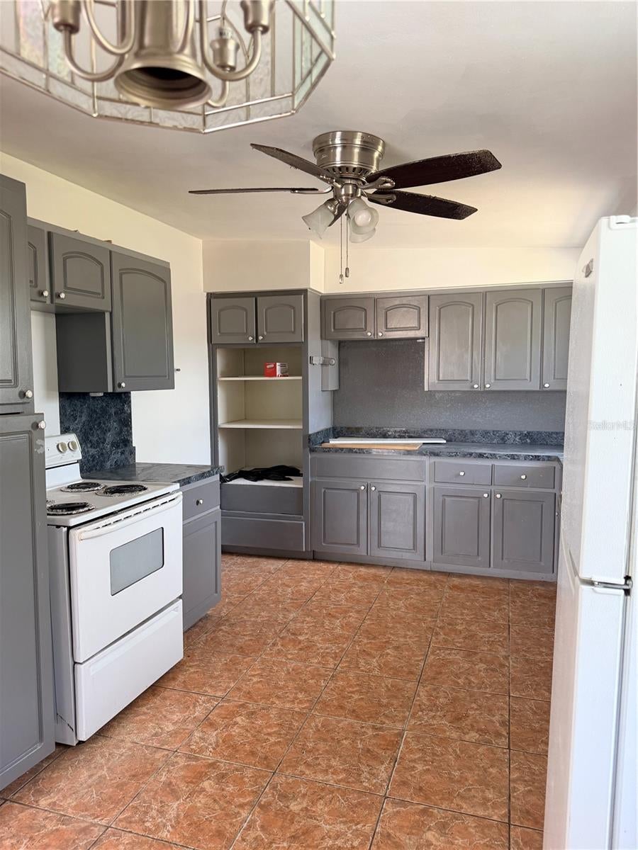 3400 SUNSET DRIVE W