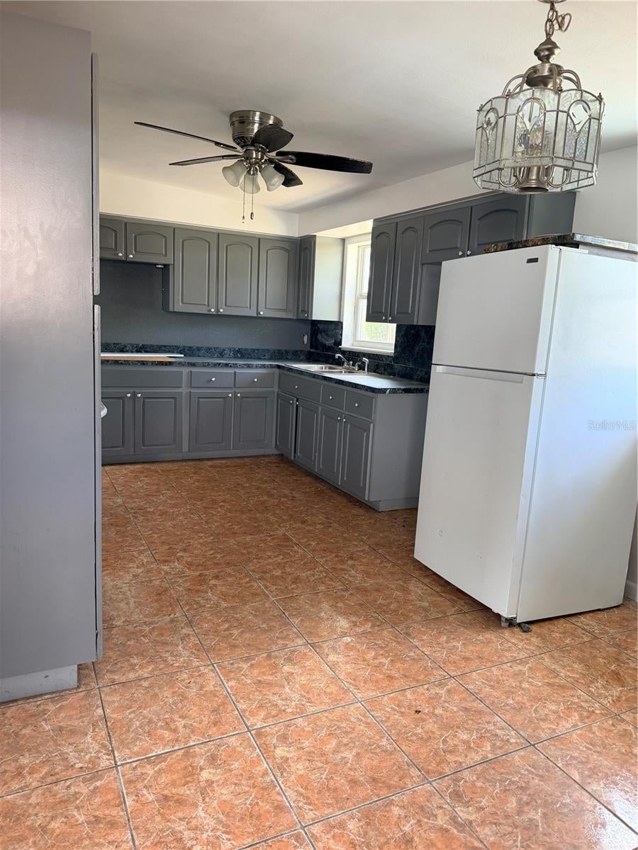3400 SUNSET DRIVE W