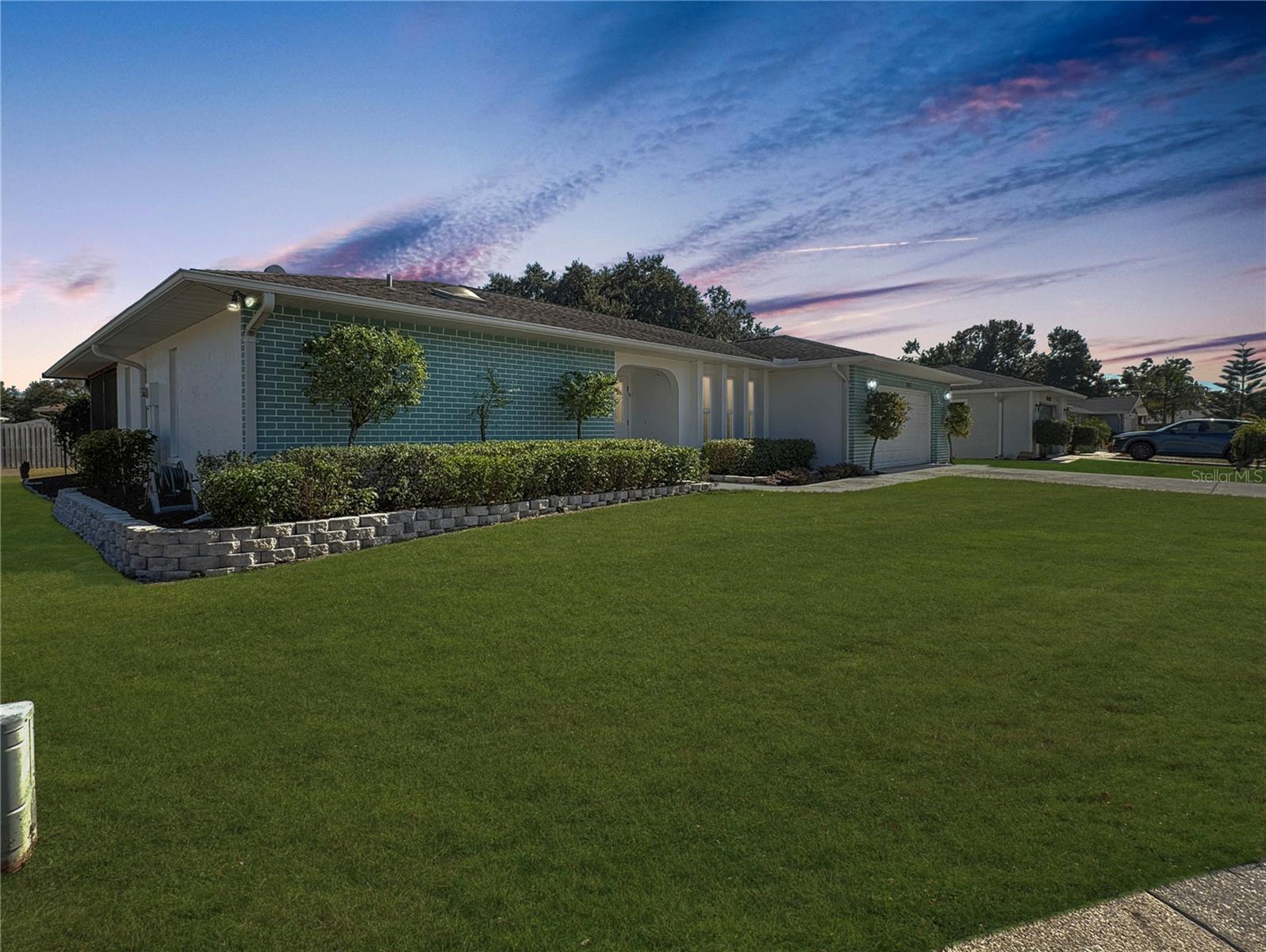 COUNTRY MEADOWS - Residential